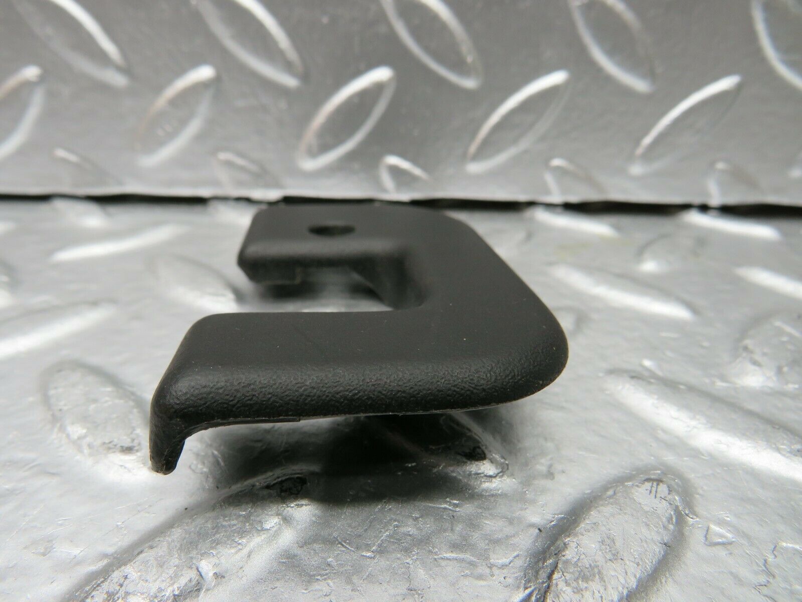 22626 Mercedes-Benz C124 E220 Coupe Right Door Lock Cover