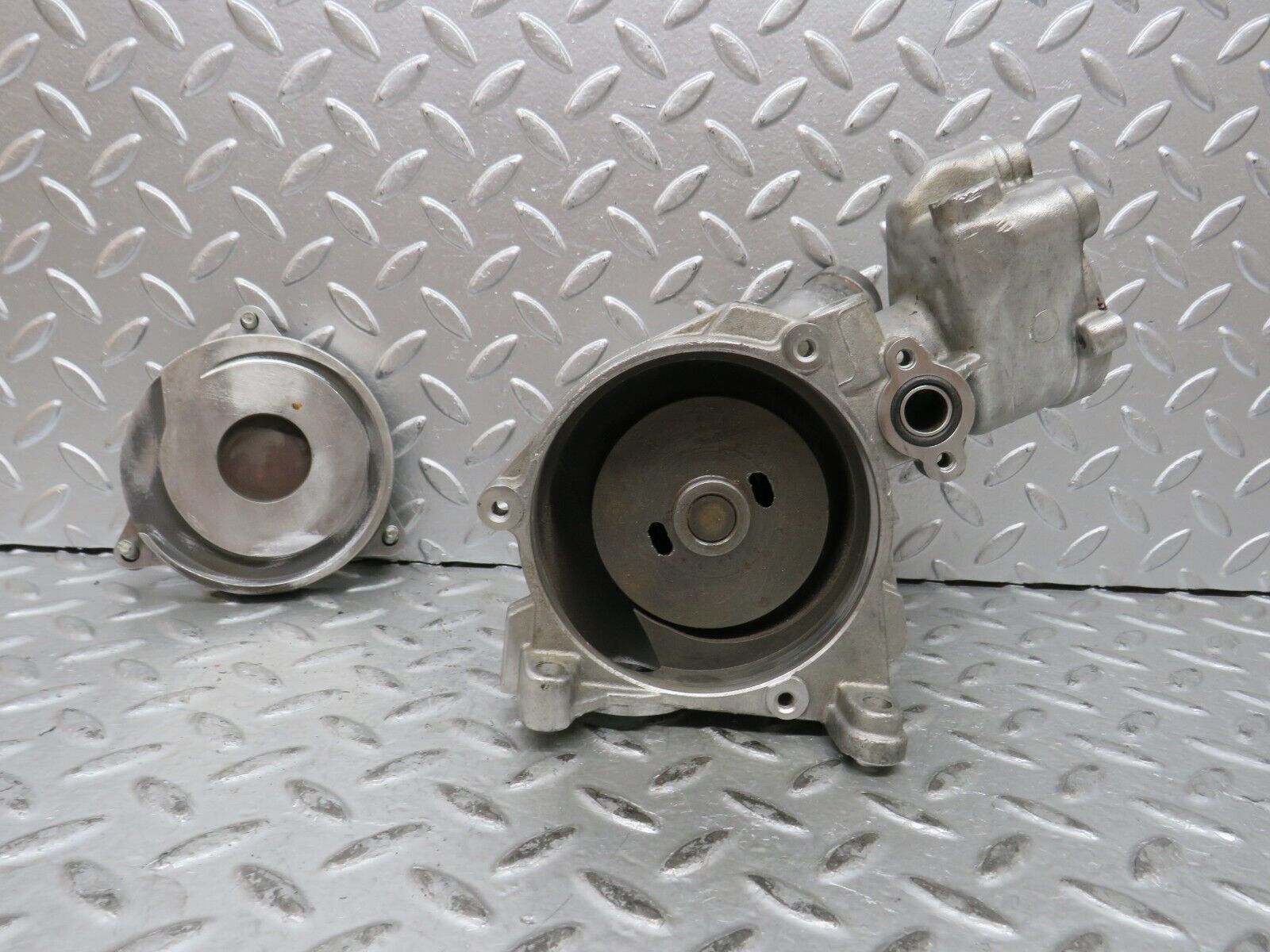 29024 Mercedes-Benz C124 320CE Coupe Water Pump