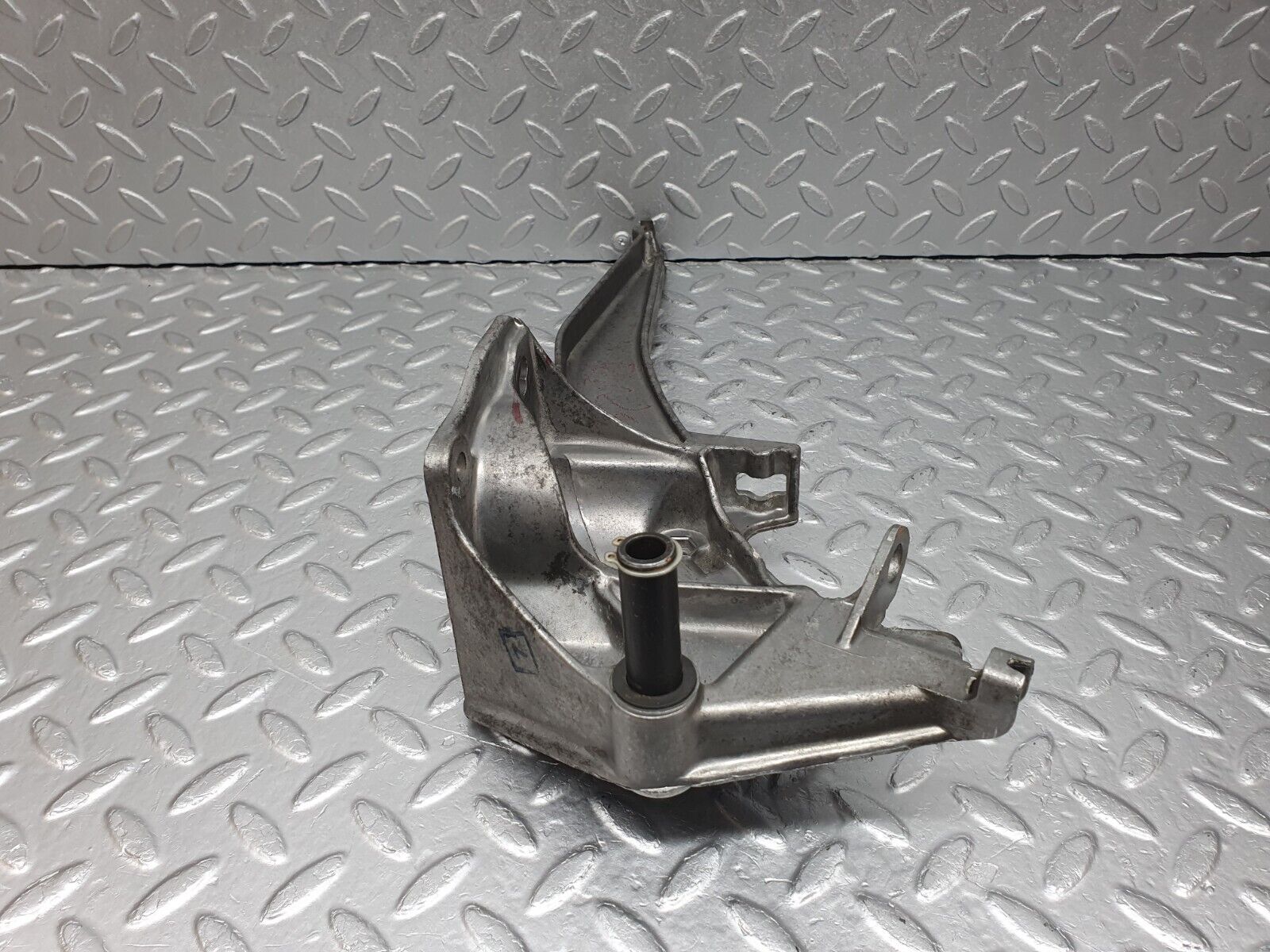 41043 Mercedes-Benz W126 300SE Brake Pedal Bracket 1262902419