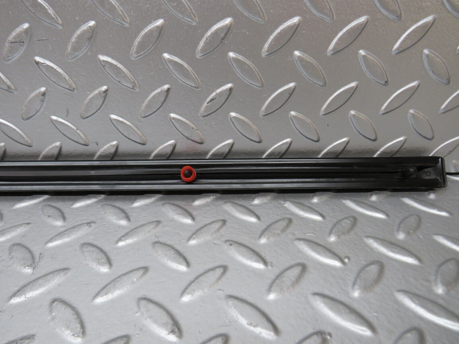 27893 Mercedes-Benz W123 280E Rear Left Door Centre Moulding Trim