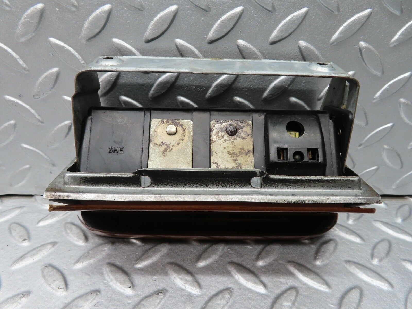 16880 Mercedes-Benz C123 280CE Coupe Centre Console Ashtray Wood Finish