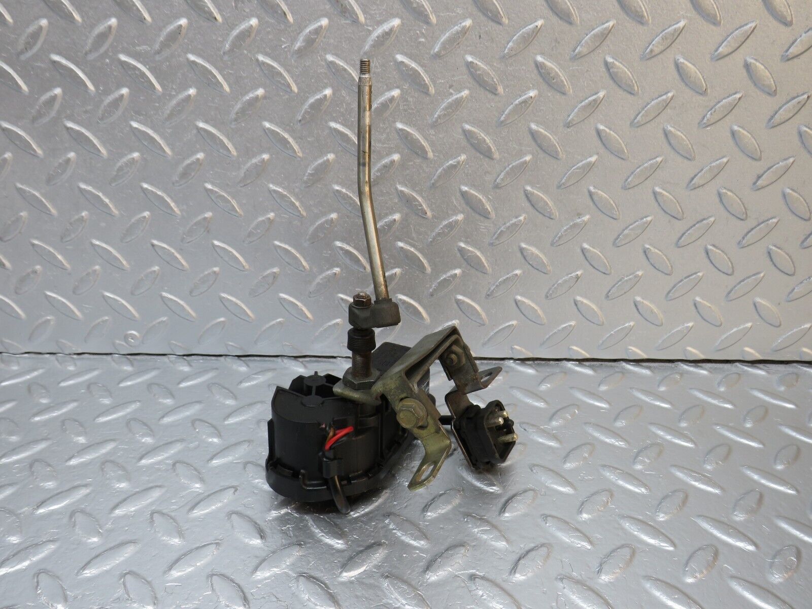 39733 Mercedes-Benz R129 320SL Coupe Headlight Wiper Motor Left 0390206875