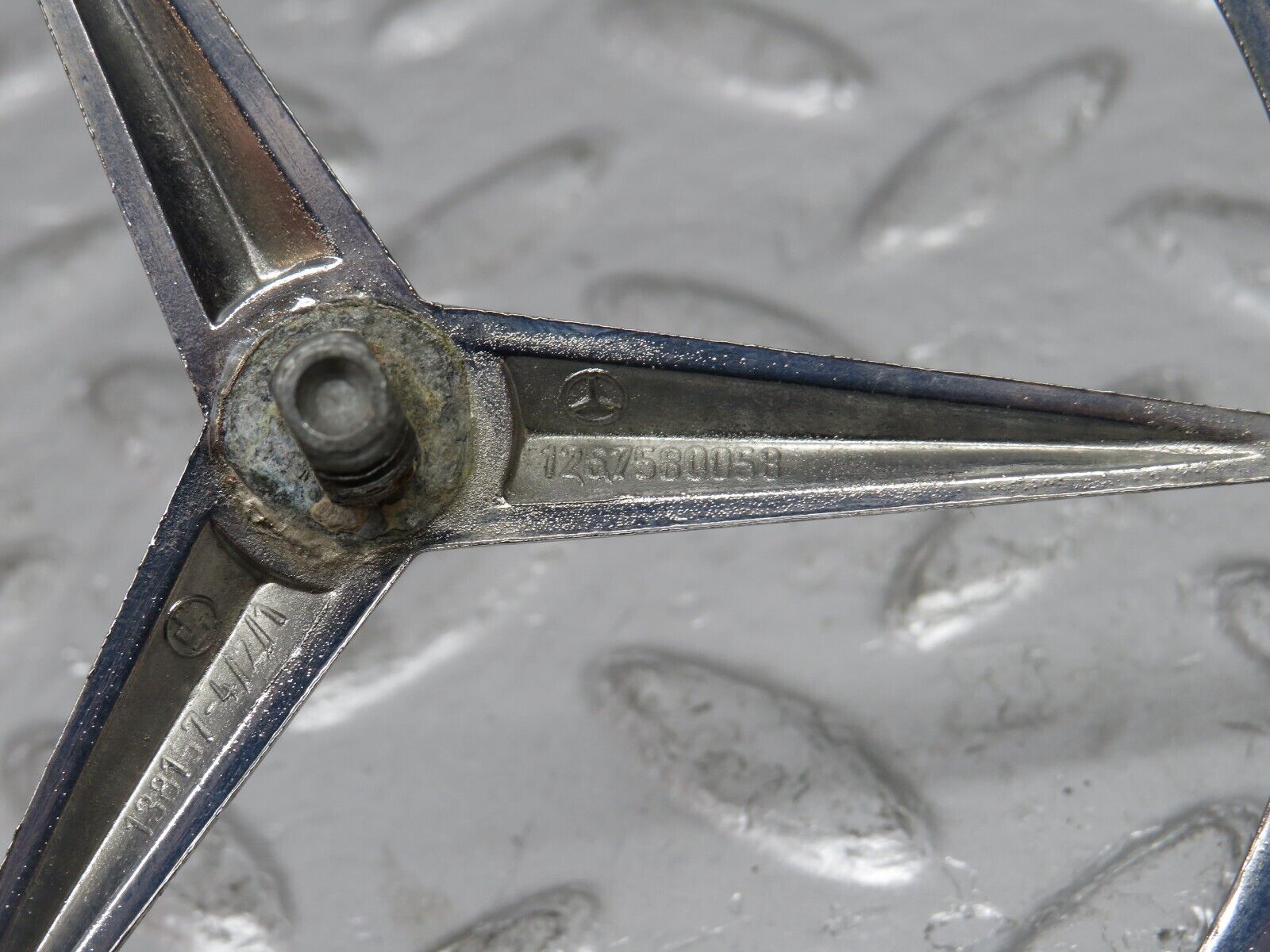 34355 Mercedes-Benz C126 380SEC Coupe Trunk Boot Lid Emblem 1267580058