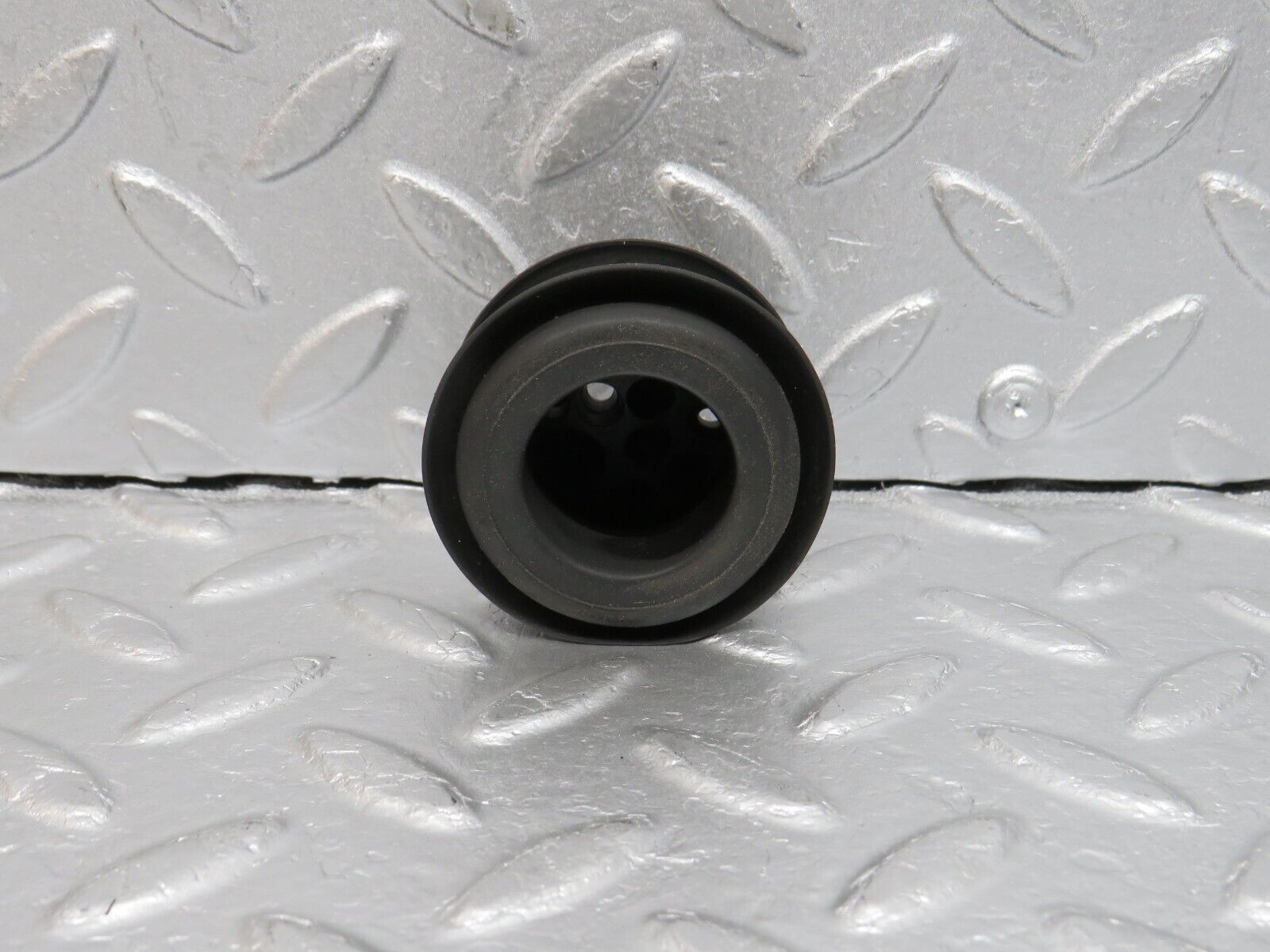 39781 Mercedes-Benz R129 320SL Coupe Firewall Rubber Grommet 0089971781