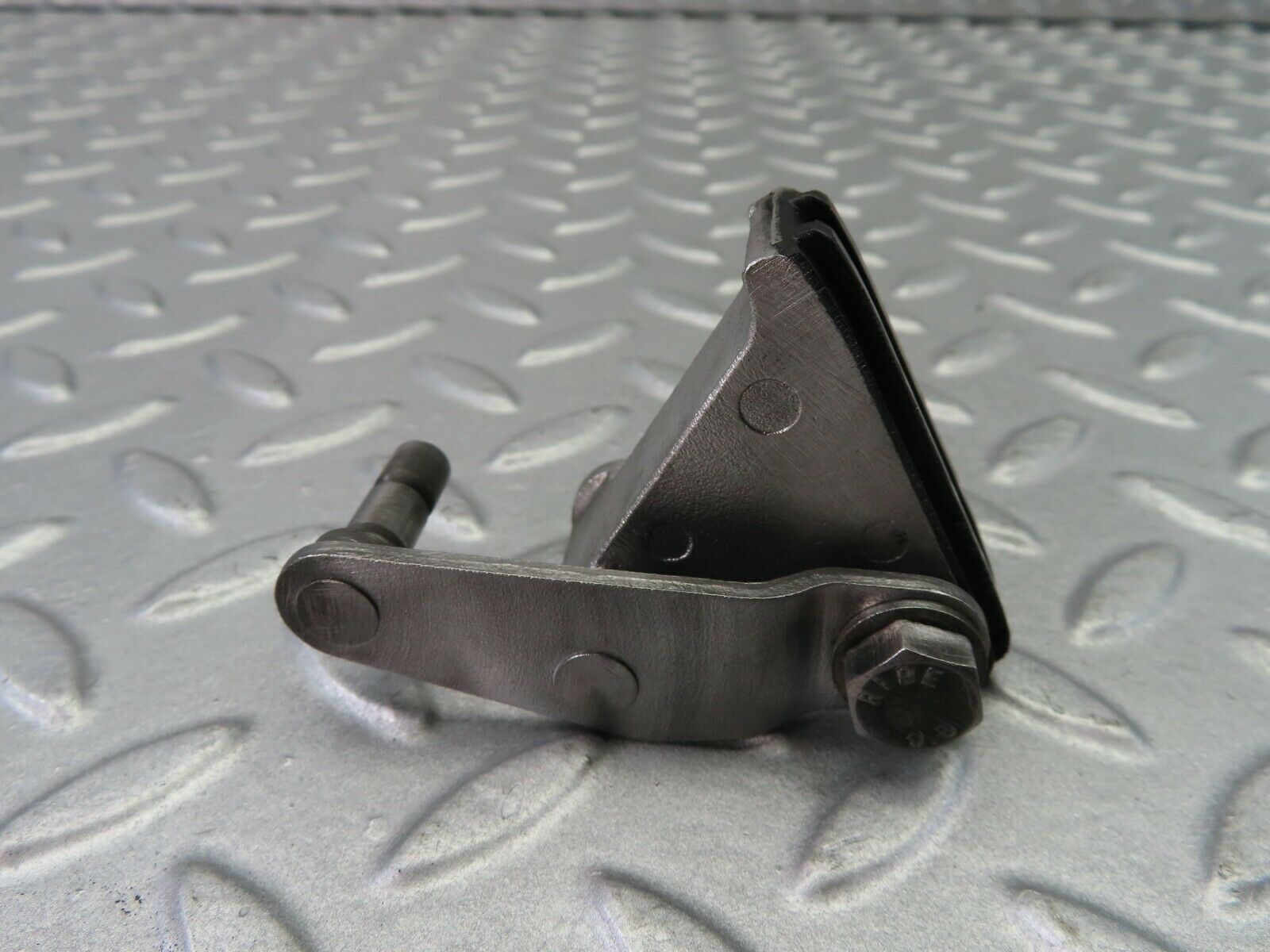 8050 Mercedes-Benz W115 220D Timing Chain Guide Rail 6210600516