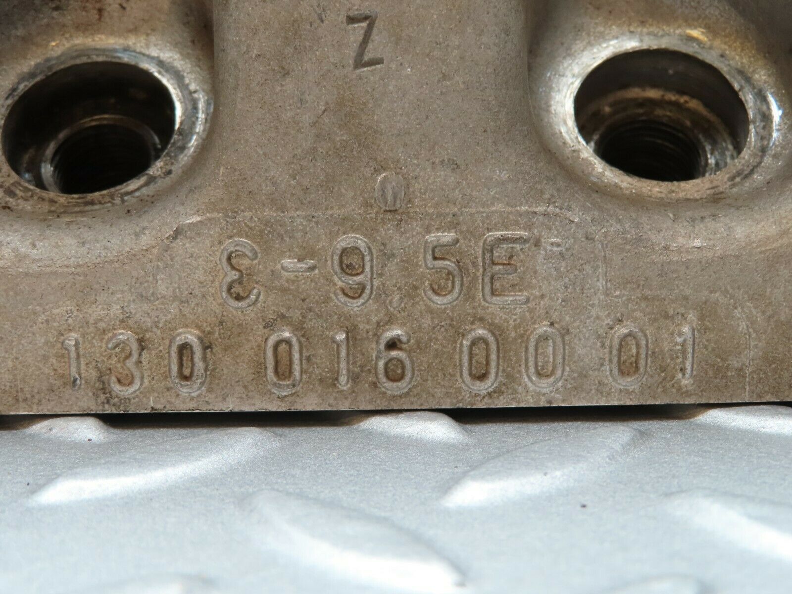 3676 Mercedes-Benz W108 280SE Cylinder Head 1300160001