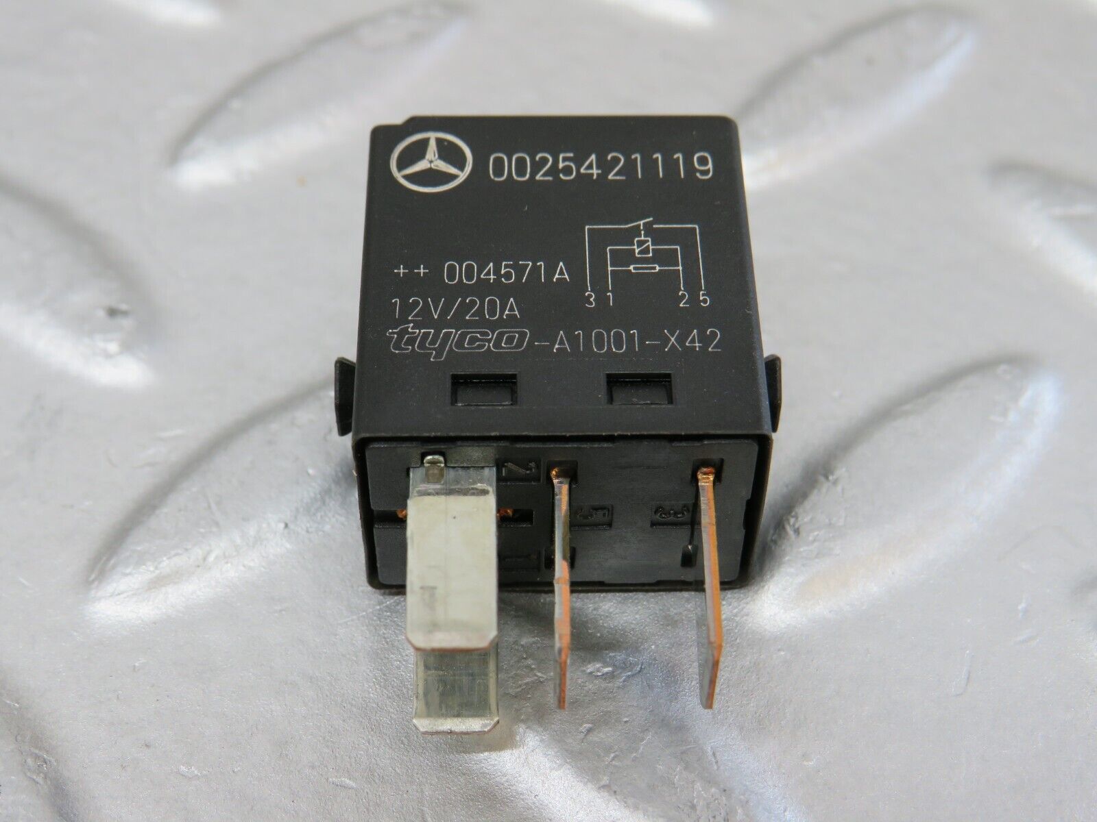 34874 Mercedes-Benz W210 320E Indicator Relay 0025421119