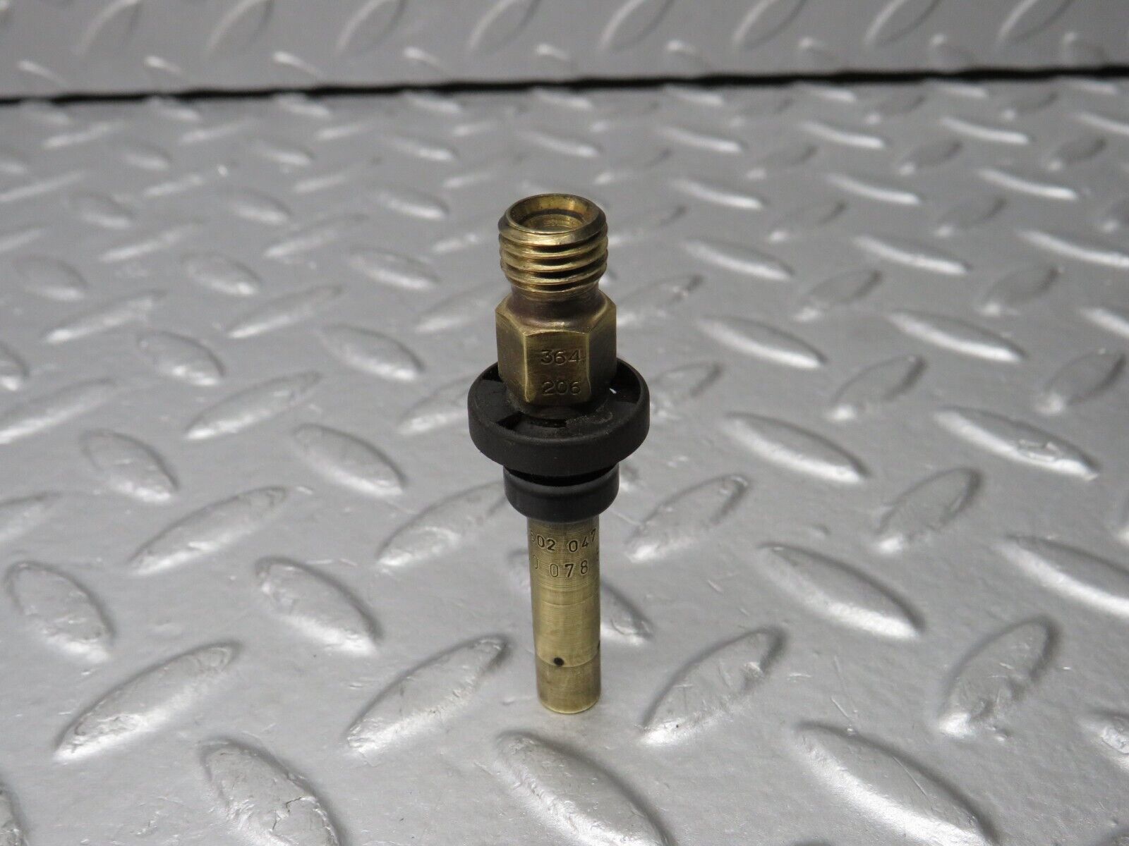 38904 Mercedes-Benz W201 190E 2.6L Fuel Injector Bosch 0000785623 0437502047