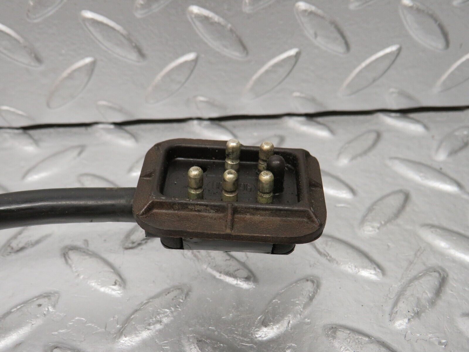 31077 Mercedes-Benz W123 200D Wiper Motor Bosch 0390341077