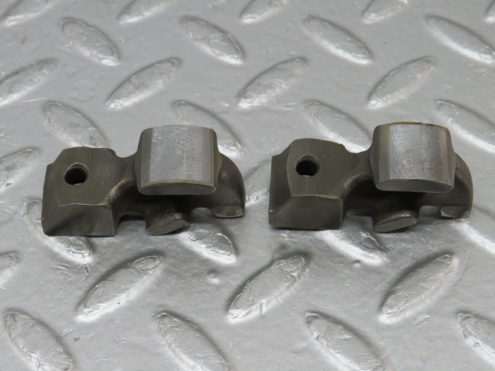 34562 Mercedes-Benz C126 380SEC Coupe Rocker Arm With Valve Tappet