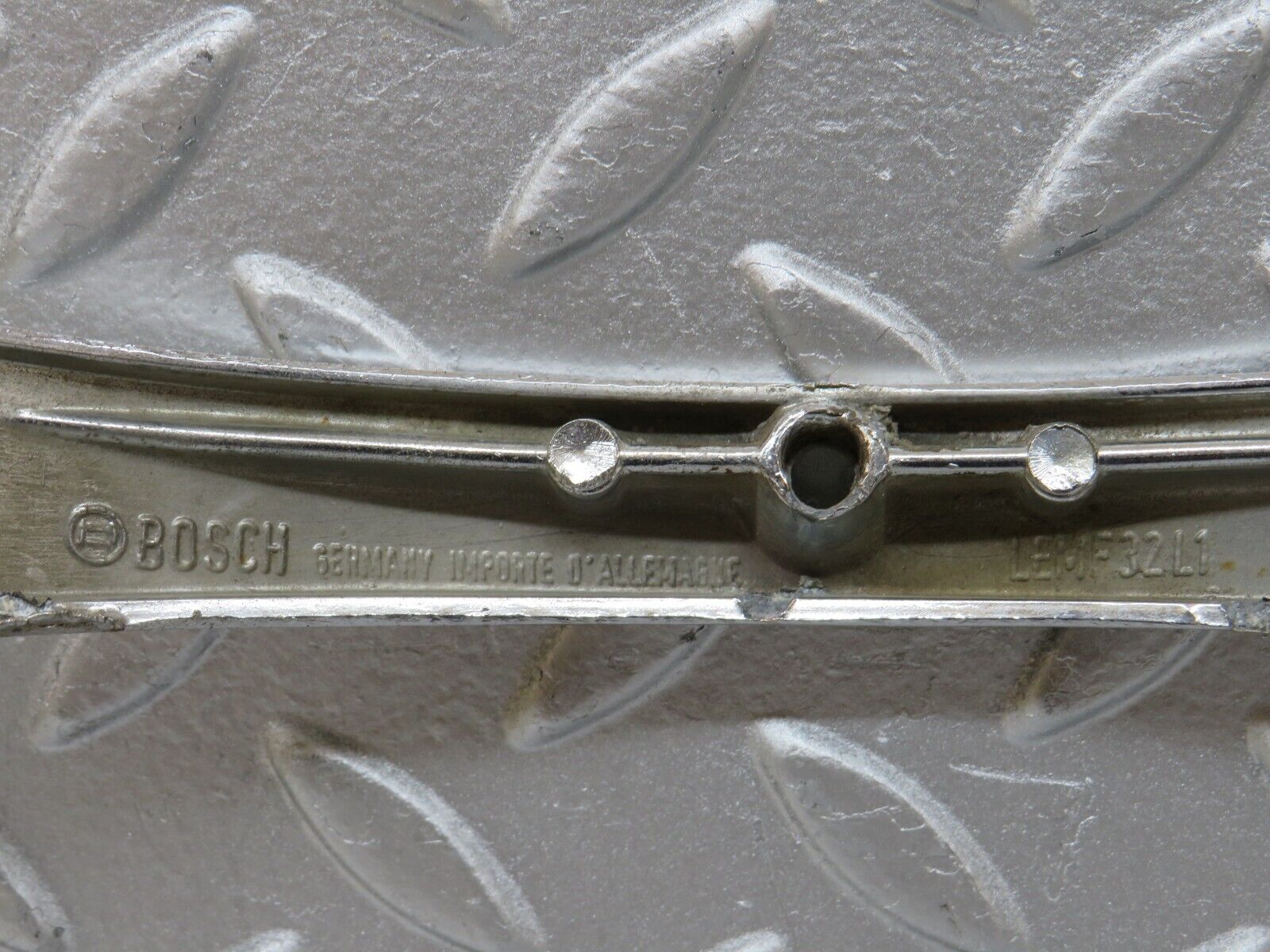 35752 Mercedes-Benz W108 Headlight Chrome Frame