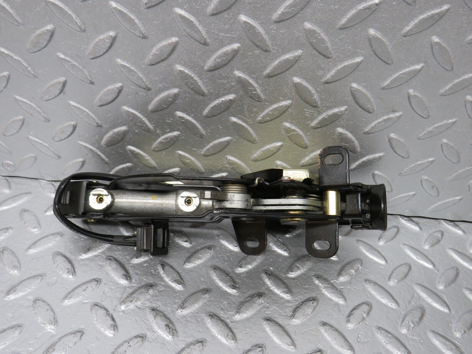 39613 Mercedes-Benz R129 320SL Coupe Rear Right Roof Lock Mechanism 1298001774