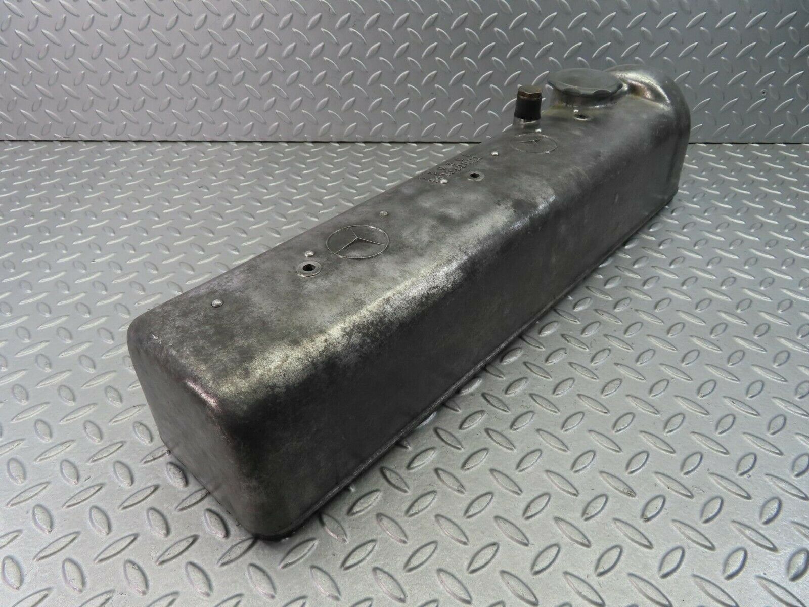 8547 Mercedes-Benz W108 Cylinder Head Valve Cover 1800161305