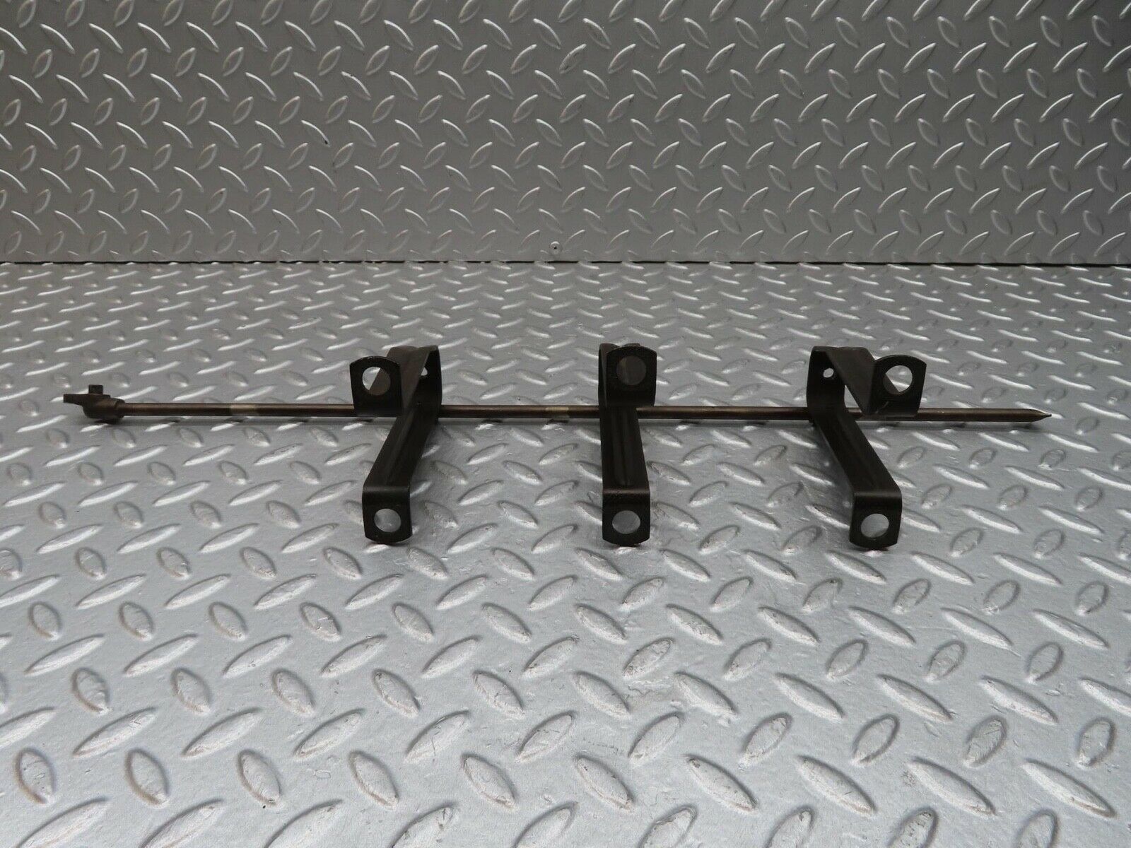 12918 Mercedes-Benz W111 220SE Camshaft Oil Tube With Rocker Cover Supports