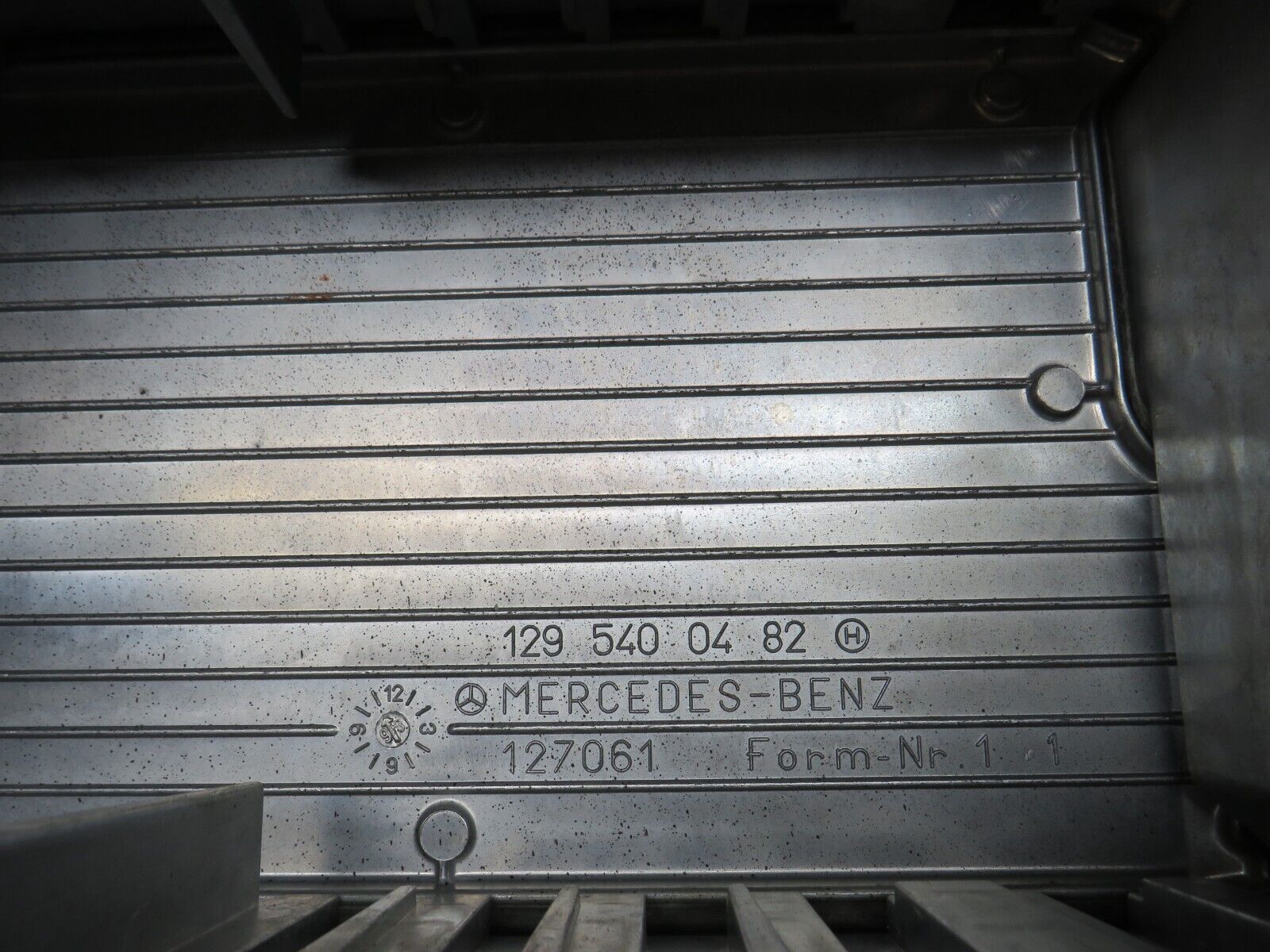 38441 Mercedes-Benz R129 280SL ECU Control Unit Housing 1295459040 1295400482