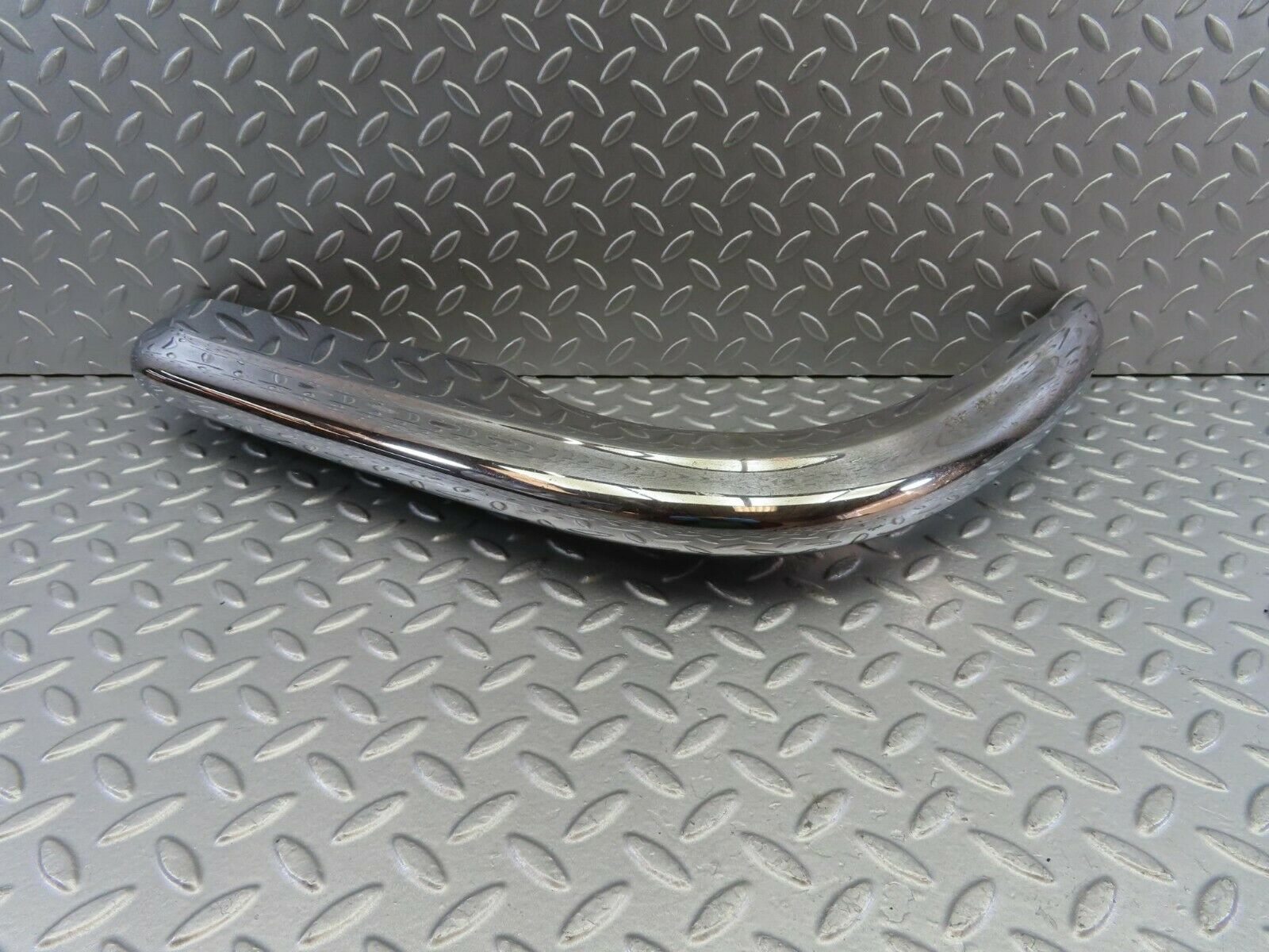 10611 Mercedes-Benz W111 Front Left Upper Bumper Corner