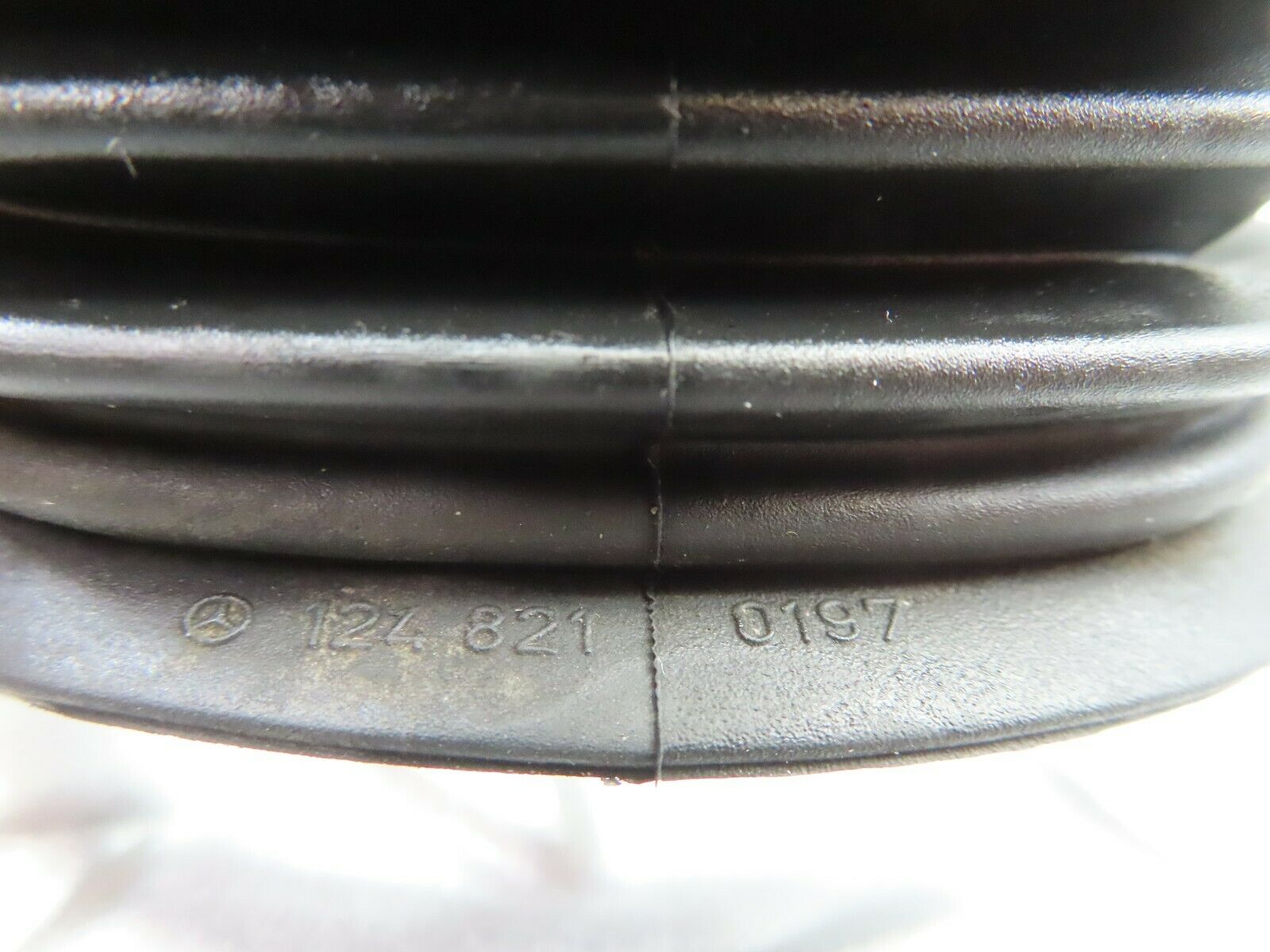 6542 Mercedes-Benz S124 E220 Wagon Front Door Wire Protector Rubber 1248210197