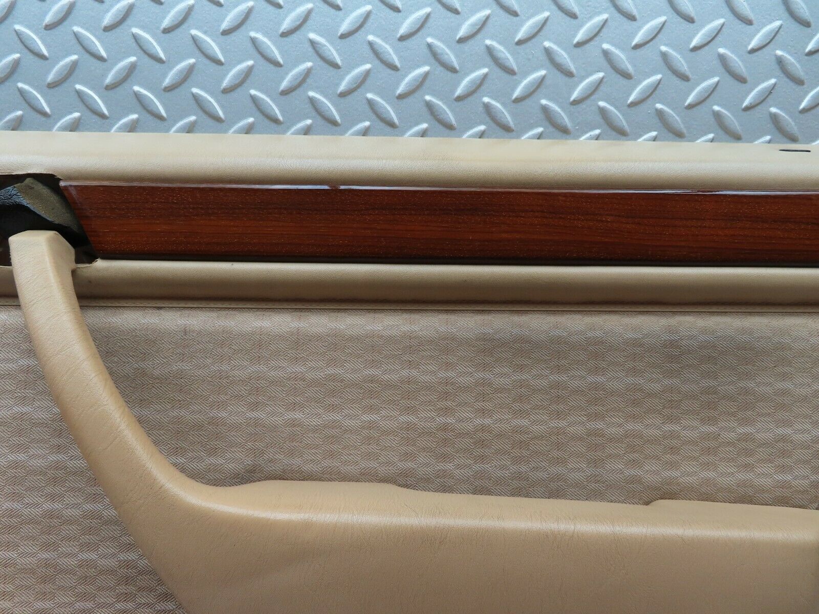 5263 Mercedes-Benz W124 230E Front Right Door Card Beige 1247271470