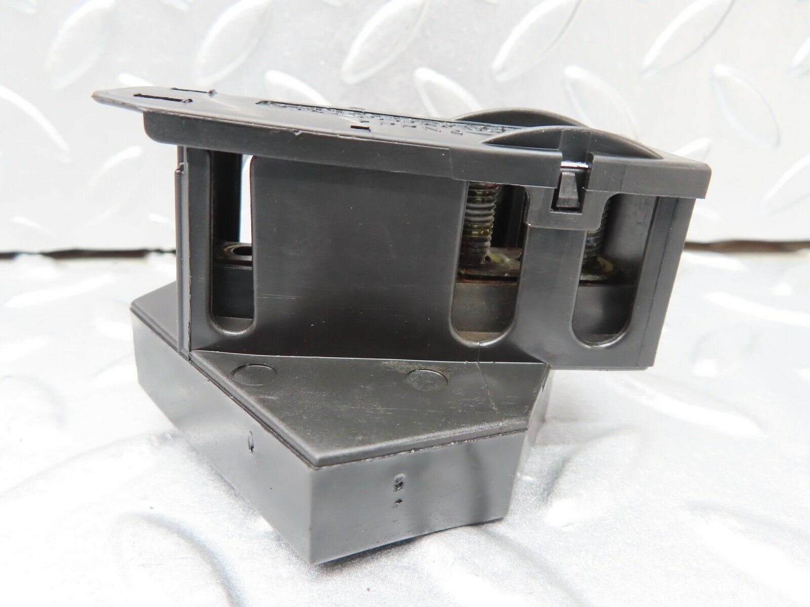 16381 Mercedes-Benz W124 260E Cable Wire Distributor Connector 1245402169