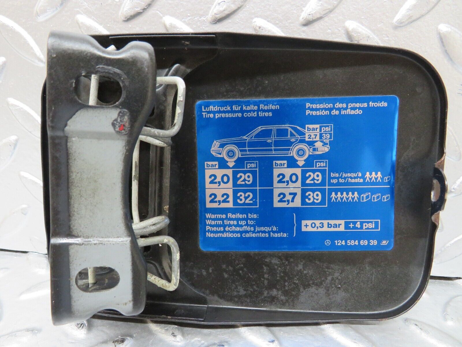 26610 Mercedes-Benz C124 220CE Coupe Fuel Tank Flap Cap 1245846939