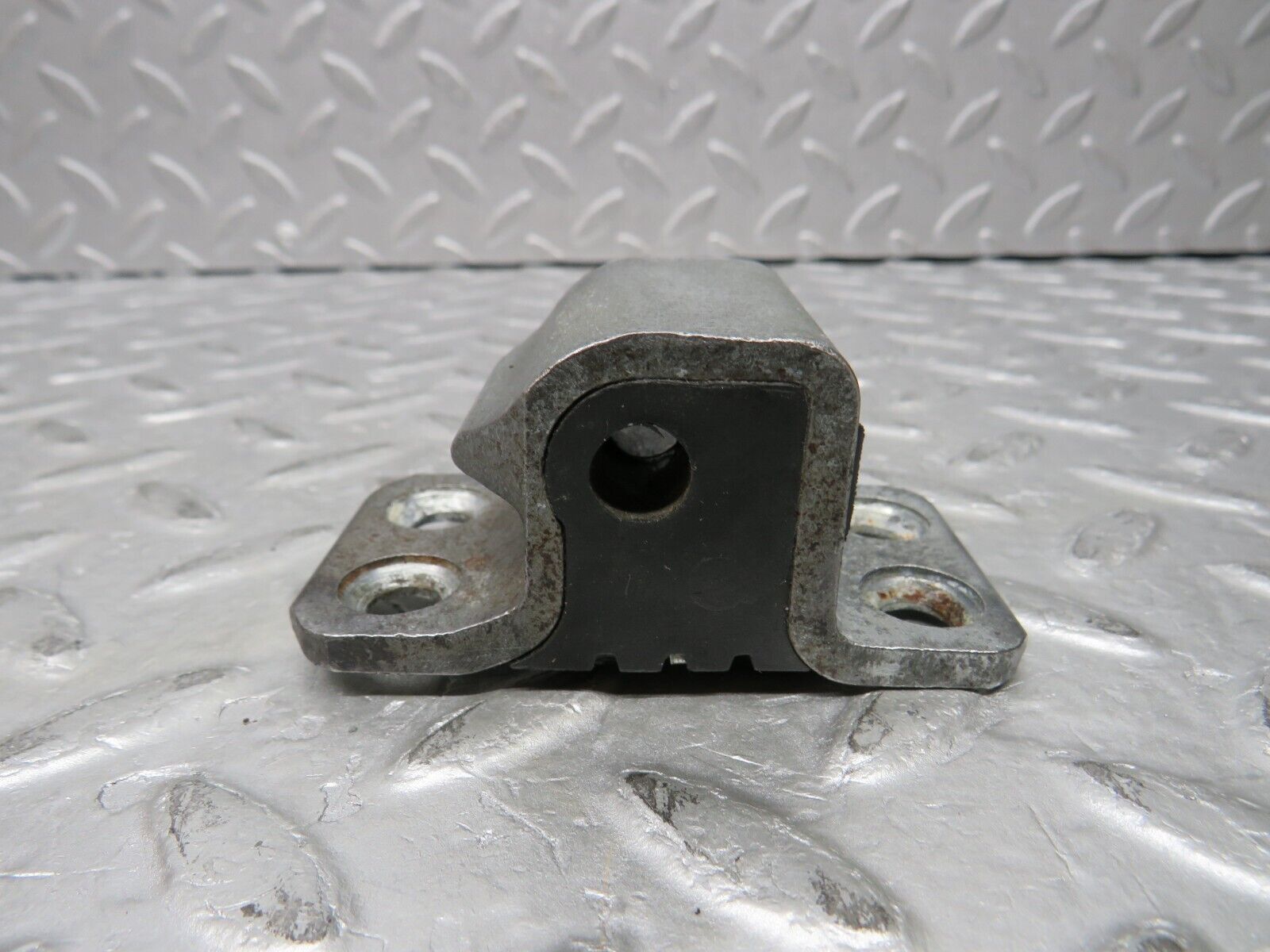 37093 Mercedes-Benz C126 420SEC Coupe Door Lock Latch Left