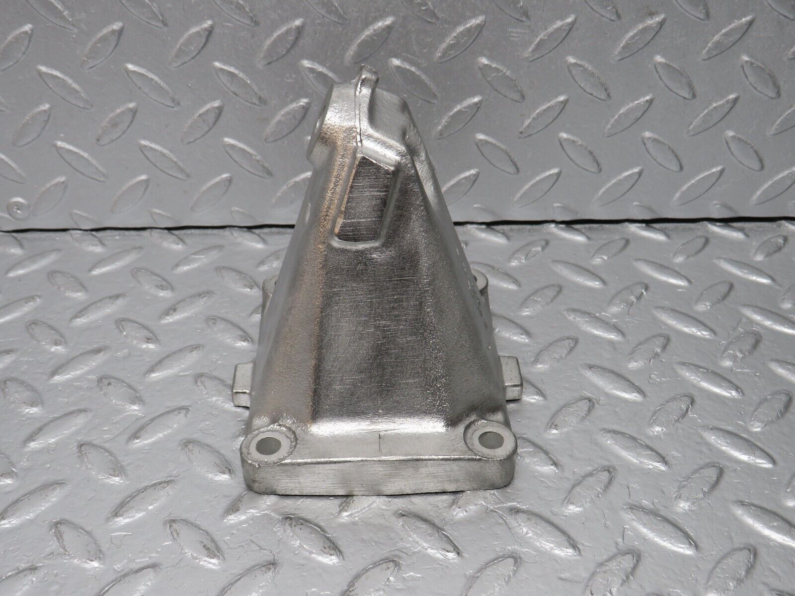 39428 Mercedes-Benz R129 320SL Coupe Engine Mount Bracket Right 1042230504