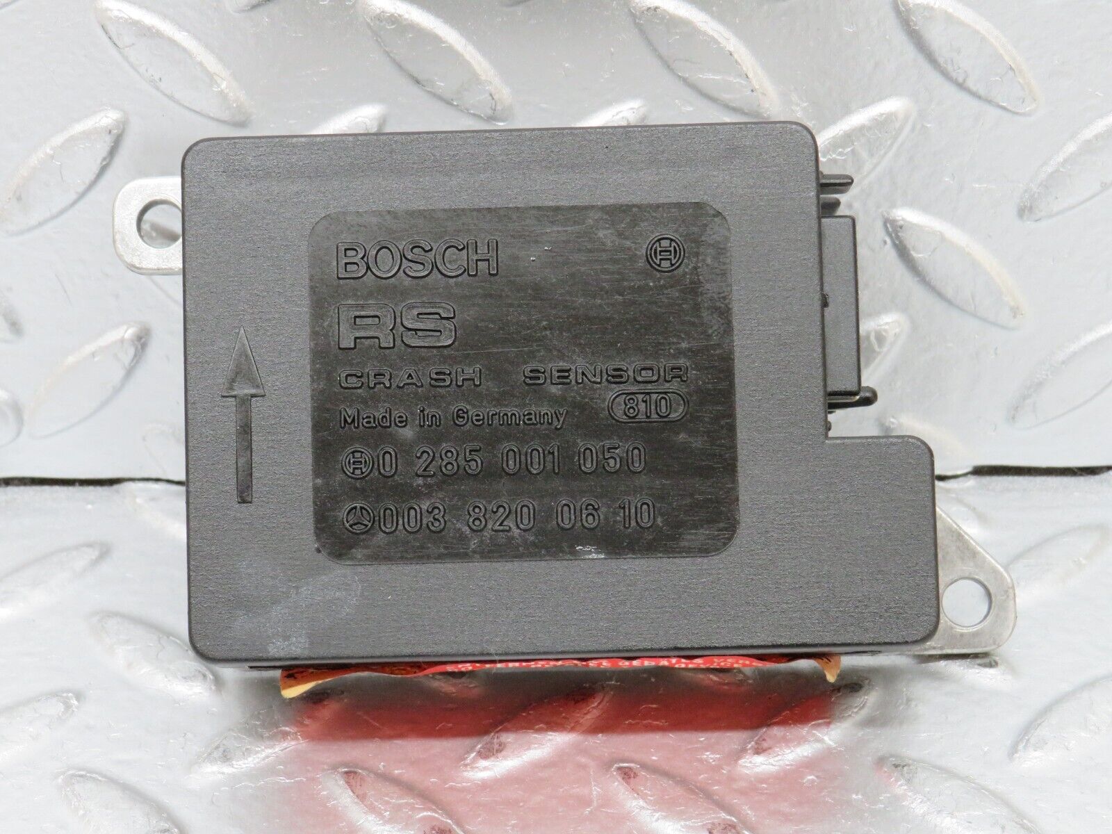32479 Mercedes-Benz S124 300TE Wagon Crash Sensor Bosch 0285001050 0038200610
