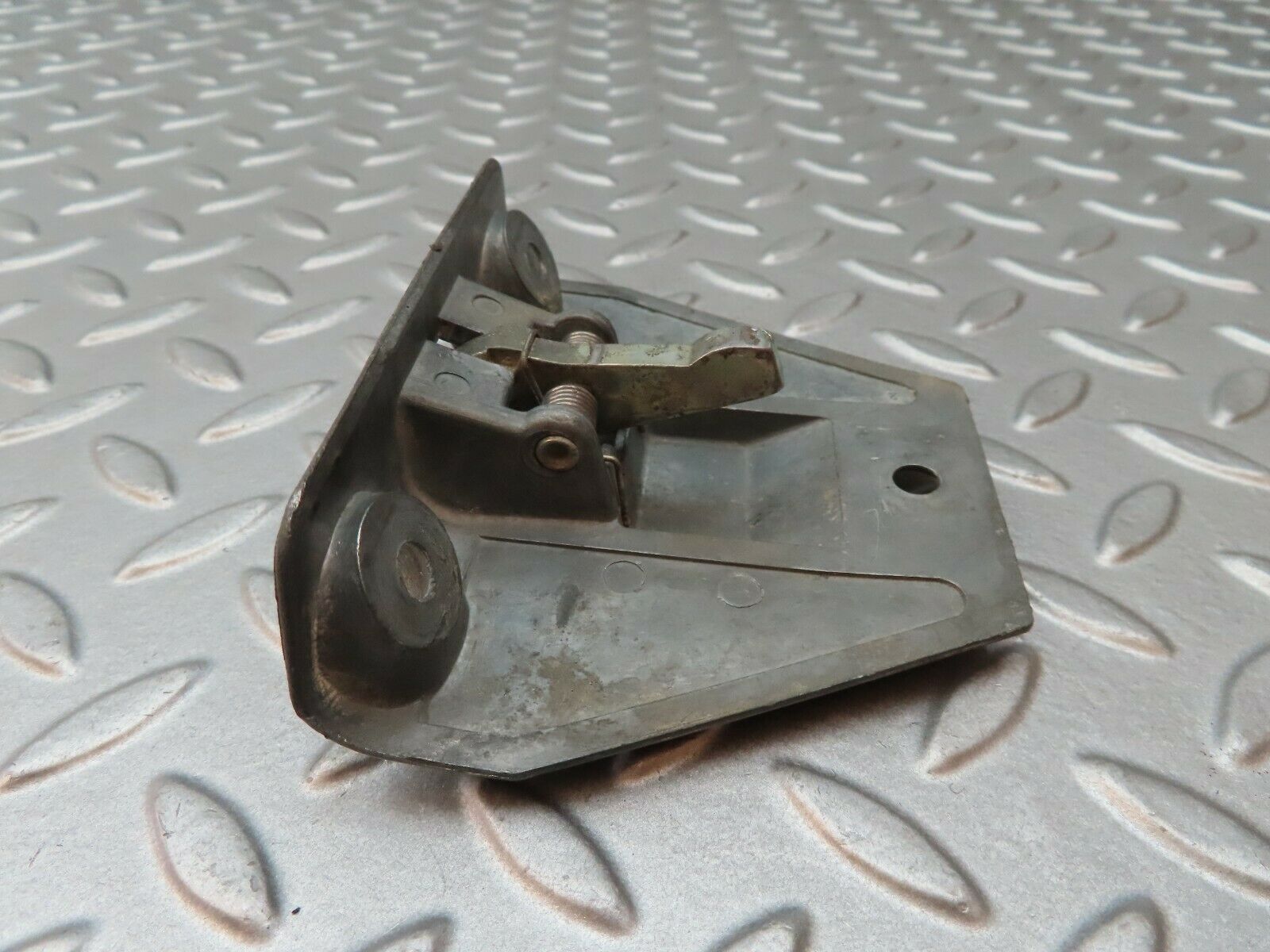4760 Mercedes-Benz W114 280CE Coupe Boot Latch Lock