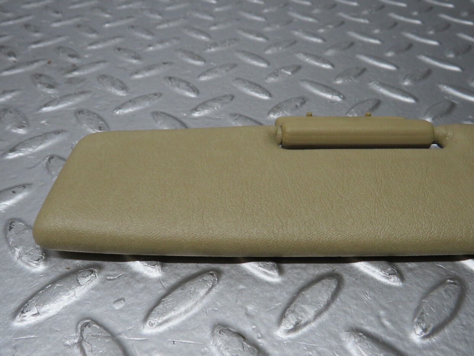33943 Mercedes-Benz W124 260E Sun Visor Middle Beige