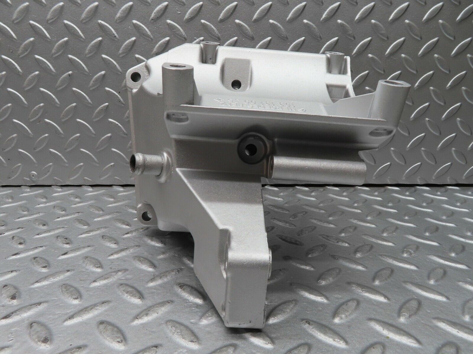 17314 Mercedes-Benz R129 300SL Coupe Power Steering Pump Bracket 1031310935