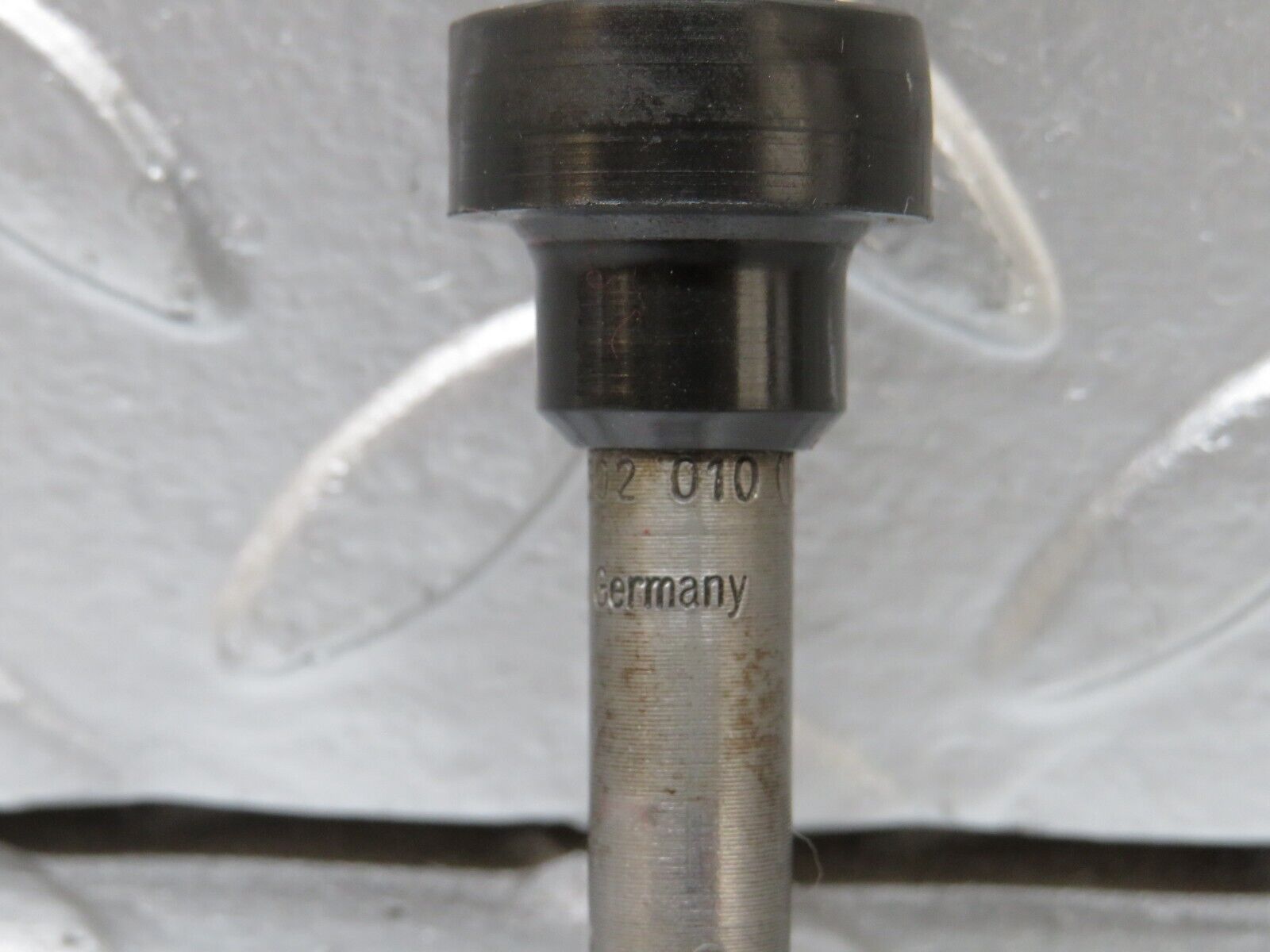 27425 Mercedes-Benz W123 280E Fuel Injector Bosch 0437502010