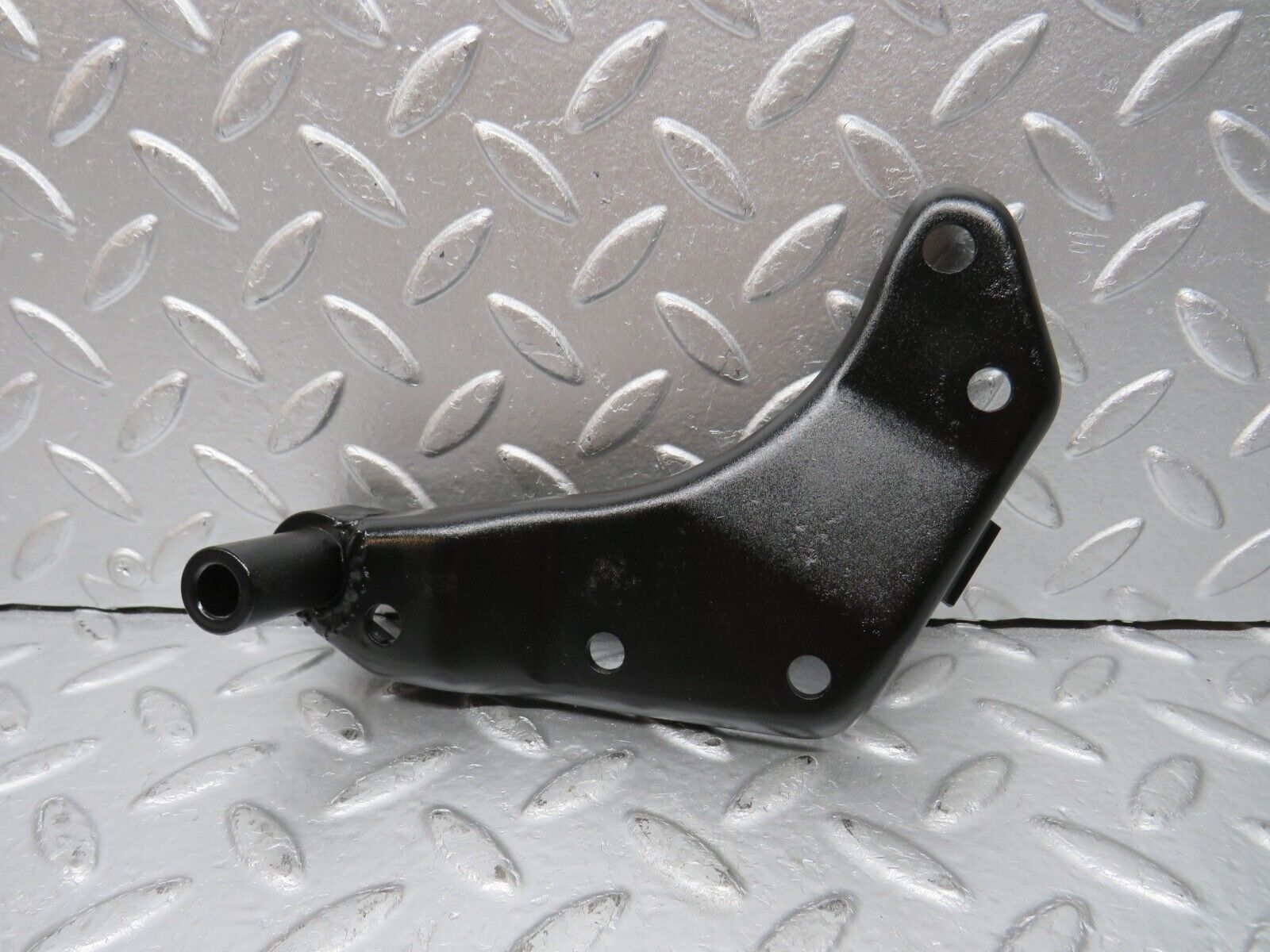 30868 Mercedes-Benz W201 190E 2.0L Power Steering Pump Bracket