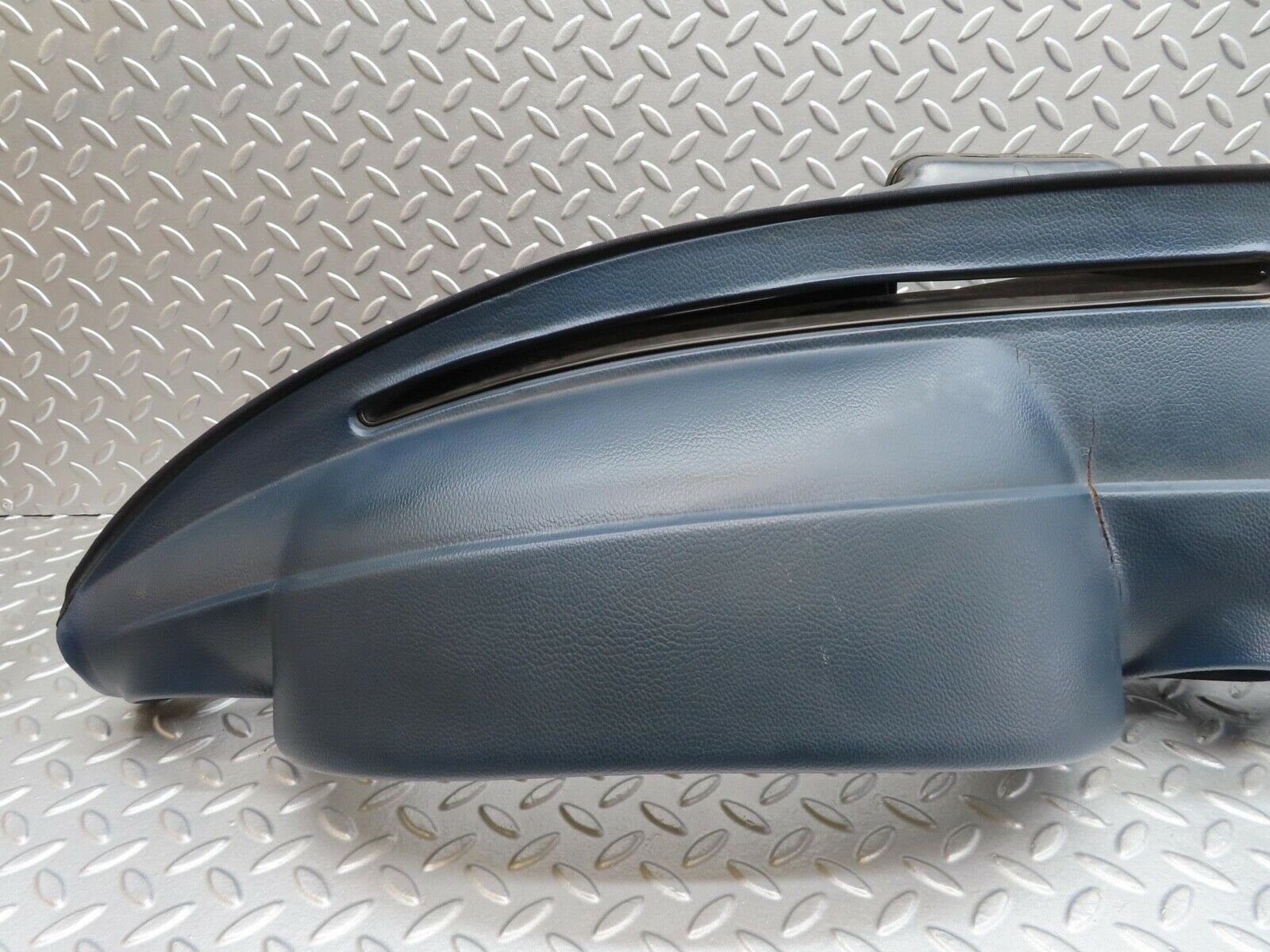 14097 Mercedes-Benz C107 280SLC Dashboard Blue LHD