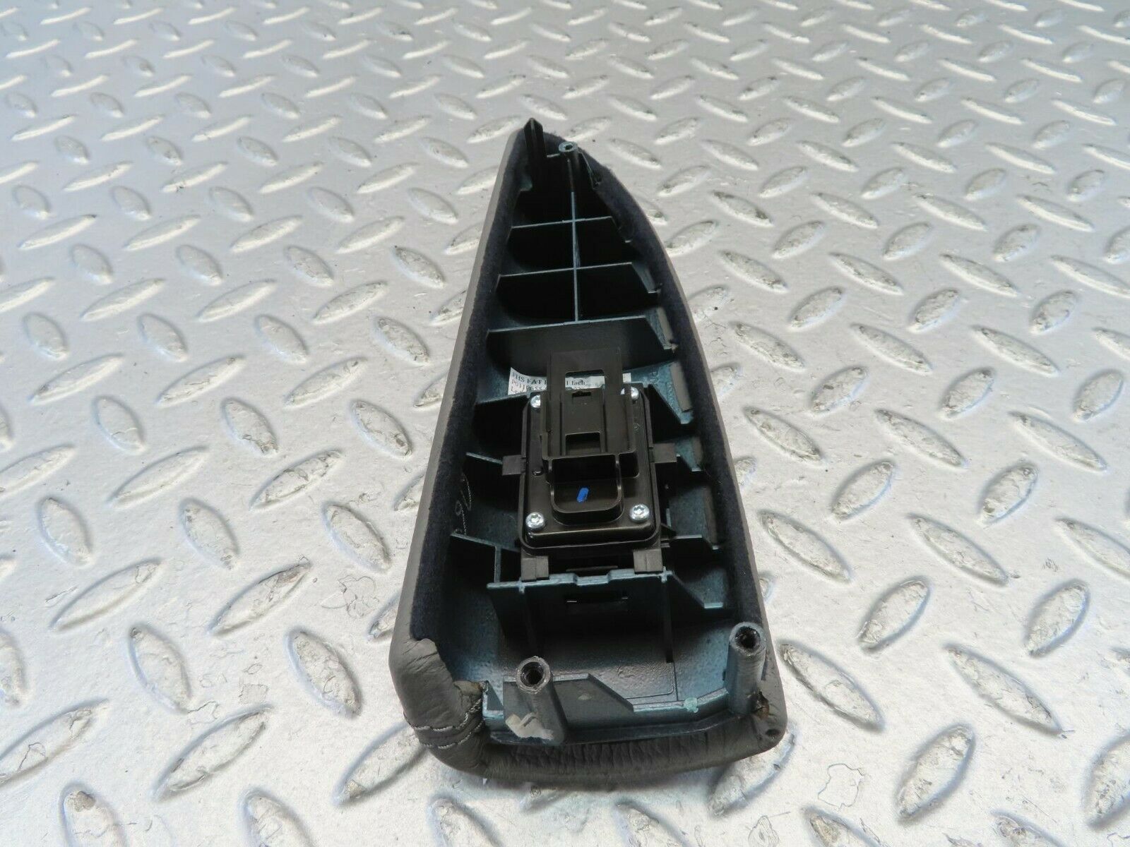 11182 Mercedes-Benz W221 S320 Front Left Window Control Switch P0107070