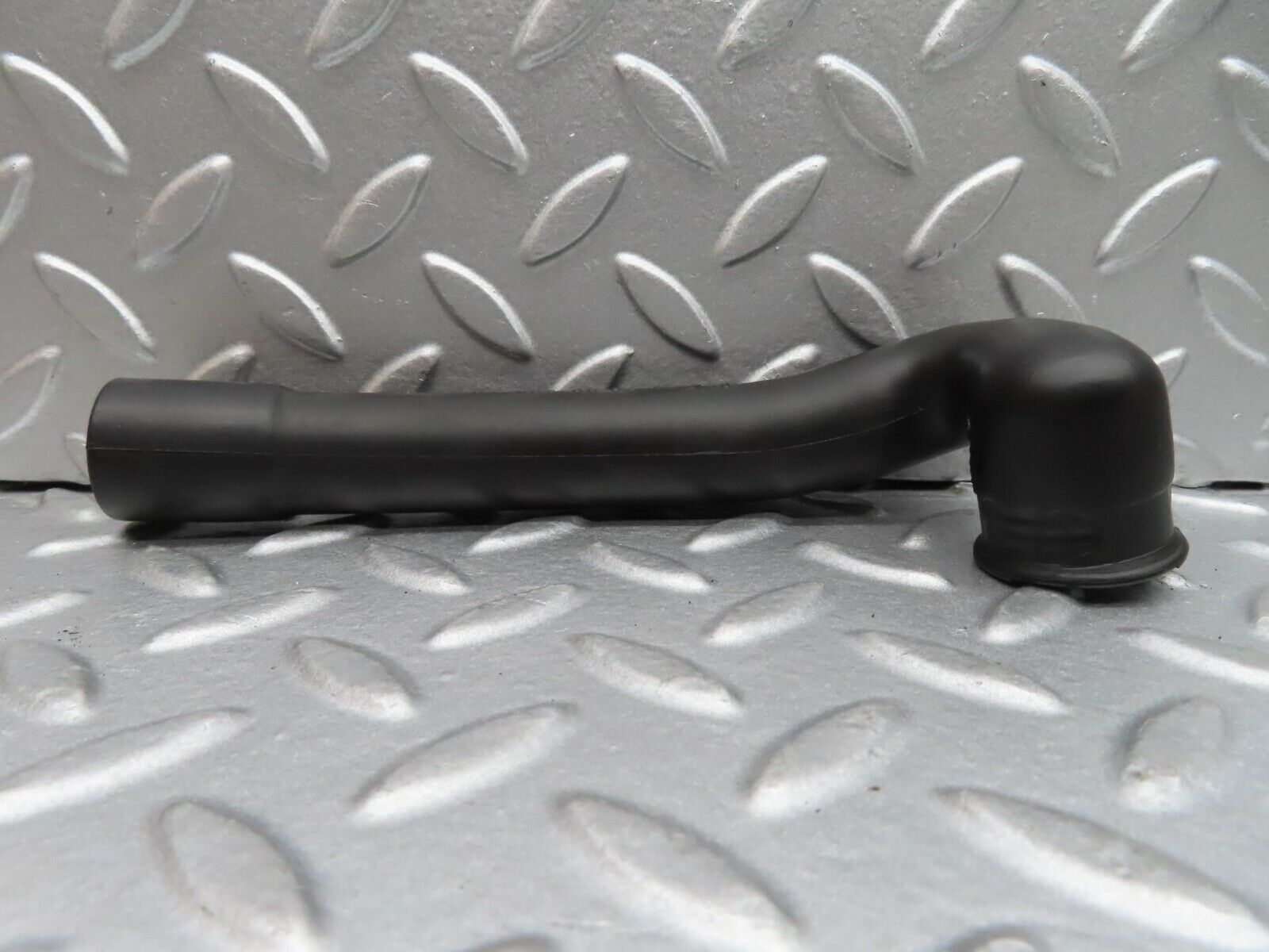 14420 Mercedes-Benz W116 350SE Air Intake Breather Hose 1160940691