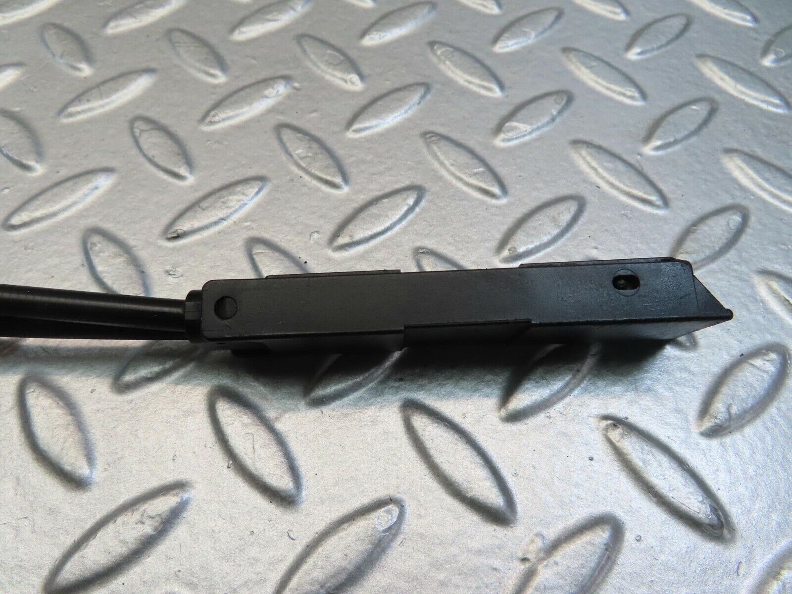 11313 Mercedes-Benz W221 S320 Bonnet Cable With Lock Latch Catch