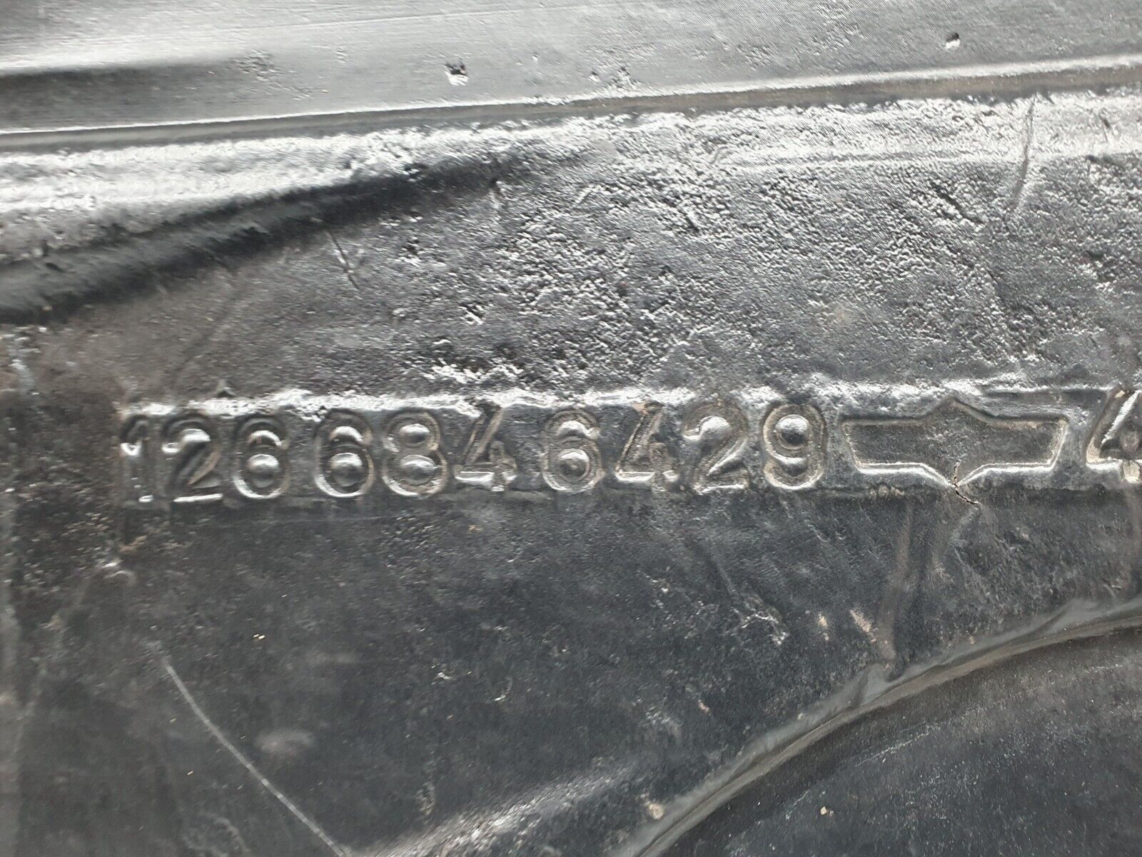 41137 Mercedes-Benz W126 300SE Front Left Floor Carpet Mat 1266846429