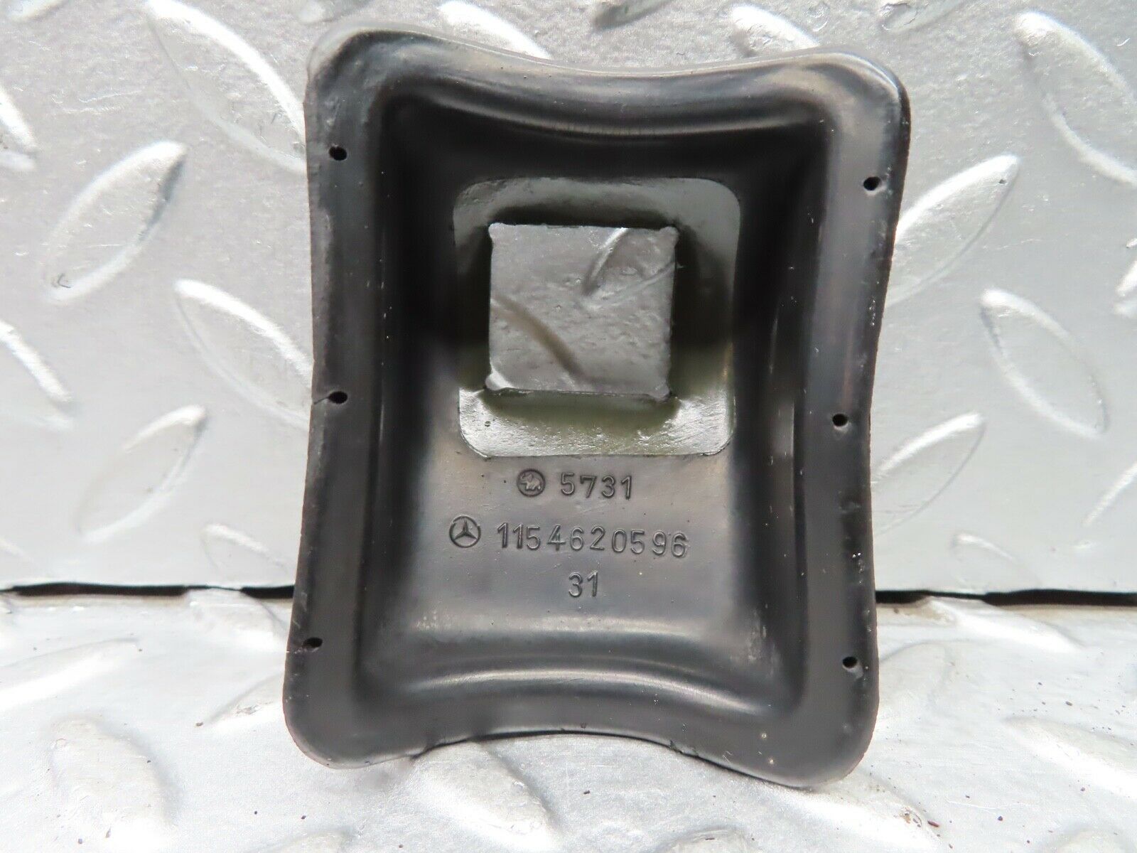 20287 Mercedes-Benz W114 280CE Coupe Indicator Rubber Cover 1154620596