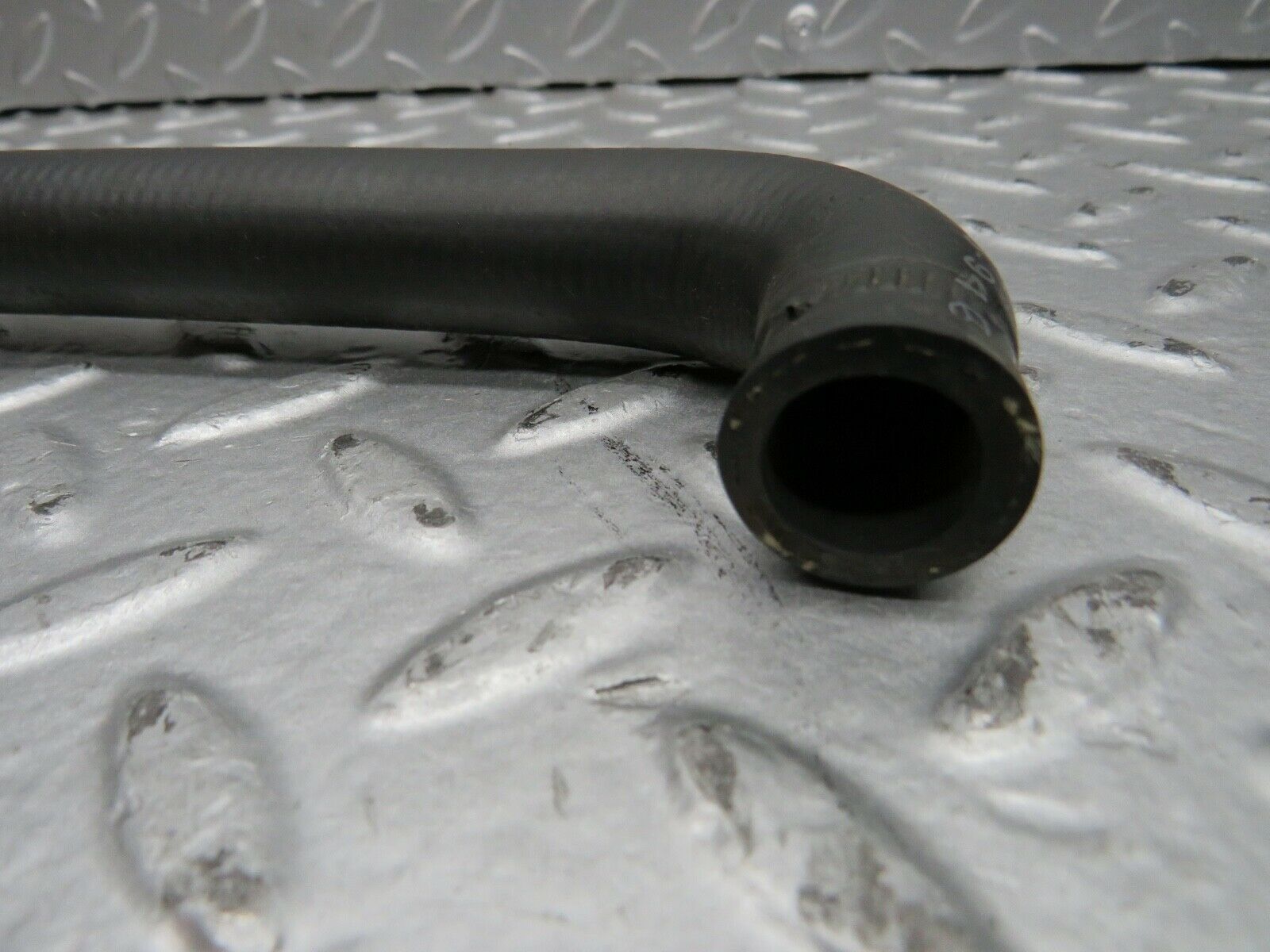 21766 Mercedes-Benz W126 300SE Heater Hose 1268320294