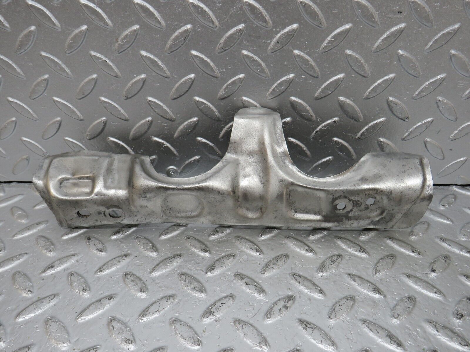 33128 Mercedes-Benz W126 380 V8 M116 Exhaust Manifold Heat Shield