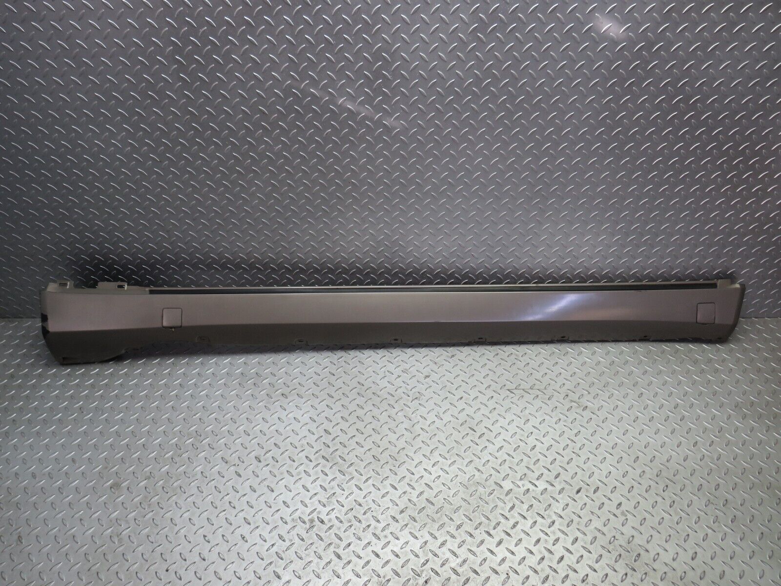 36607 Mercedes-Benz W201 190E 2.0L Side Skirt Right 2016906440 2016980930 2016981130