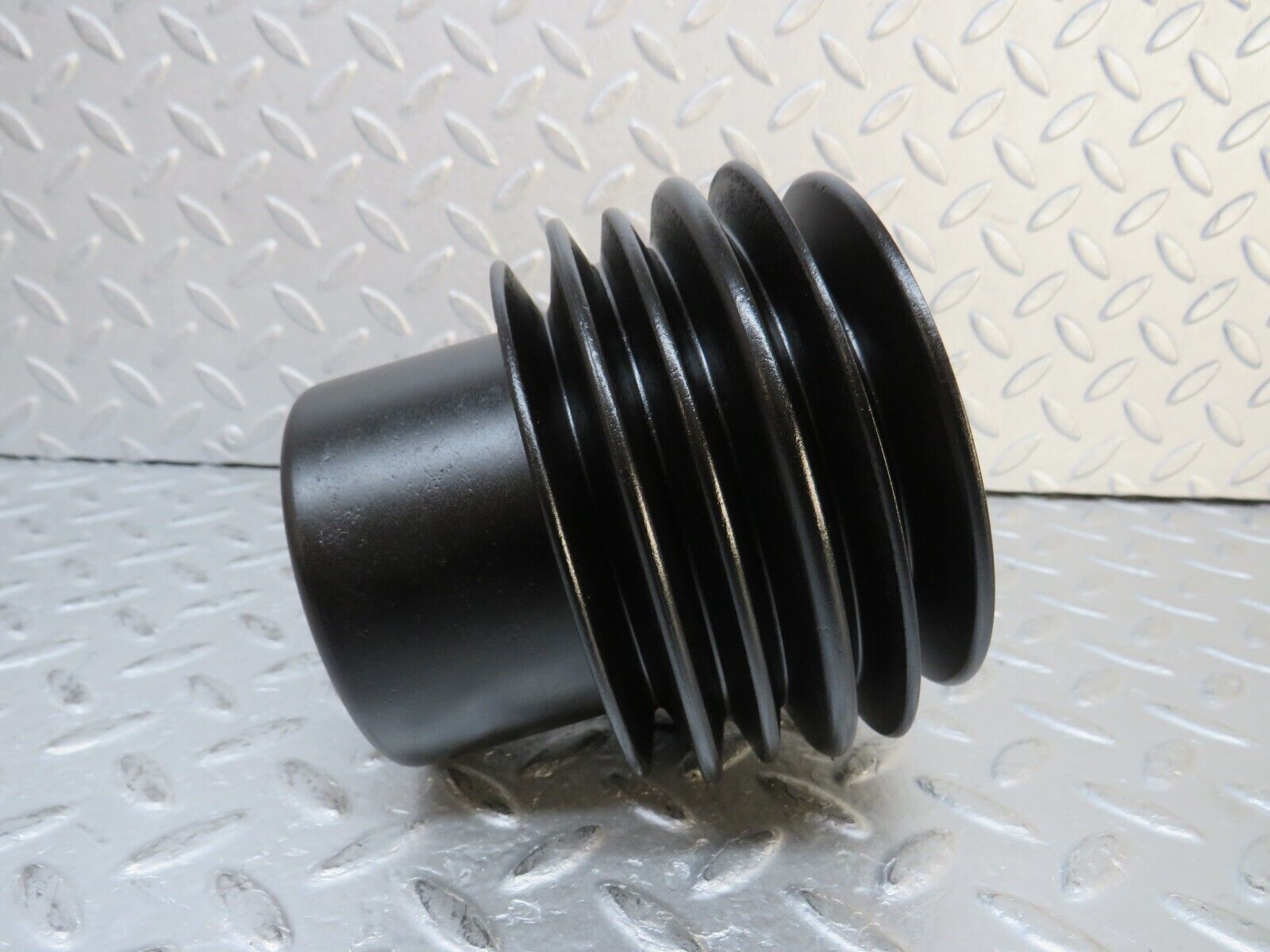 37653 Mercedes-Benz W109 300SEL Crankshaft Pulley