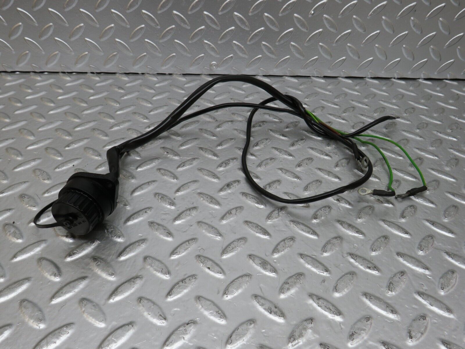 25416 Mercedes-Benz W123 200 Diagnostic Connector 1235450026