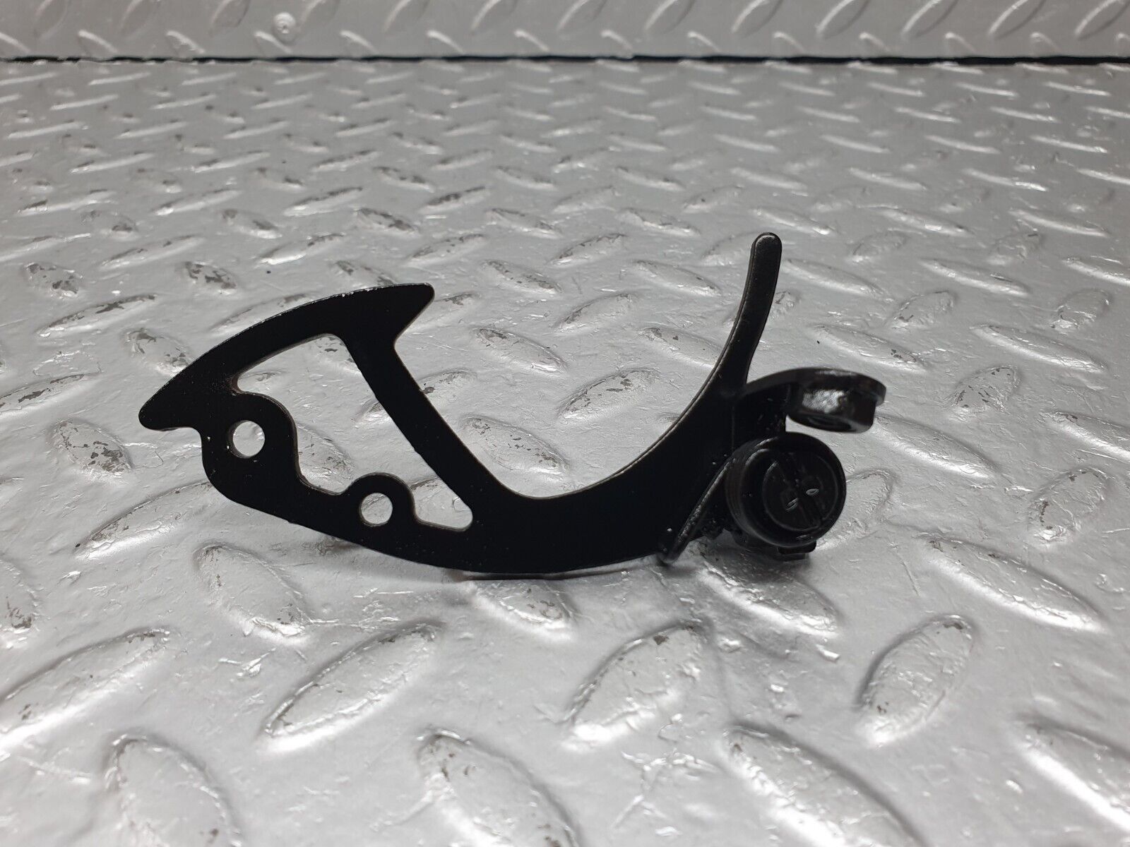 41166 Mercedes-Benz W126 300SE Bonnet Safety Latch