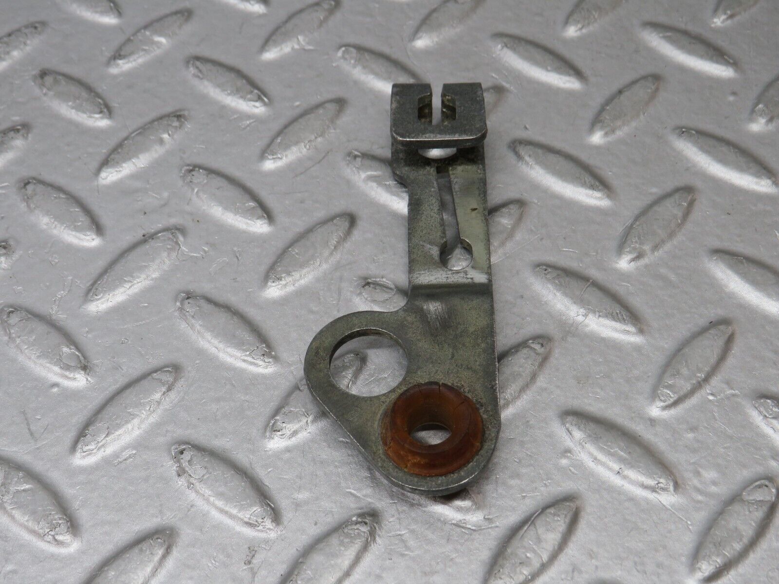 36337 Mercedes-Benz W126 420SE Automatic Gearbox Linkage Bracket