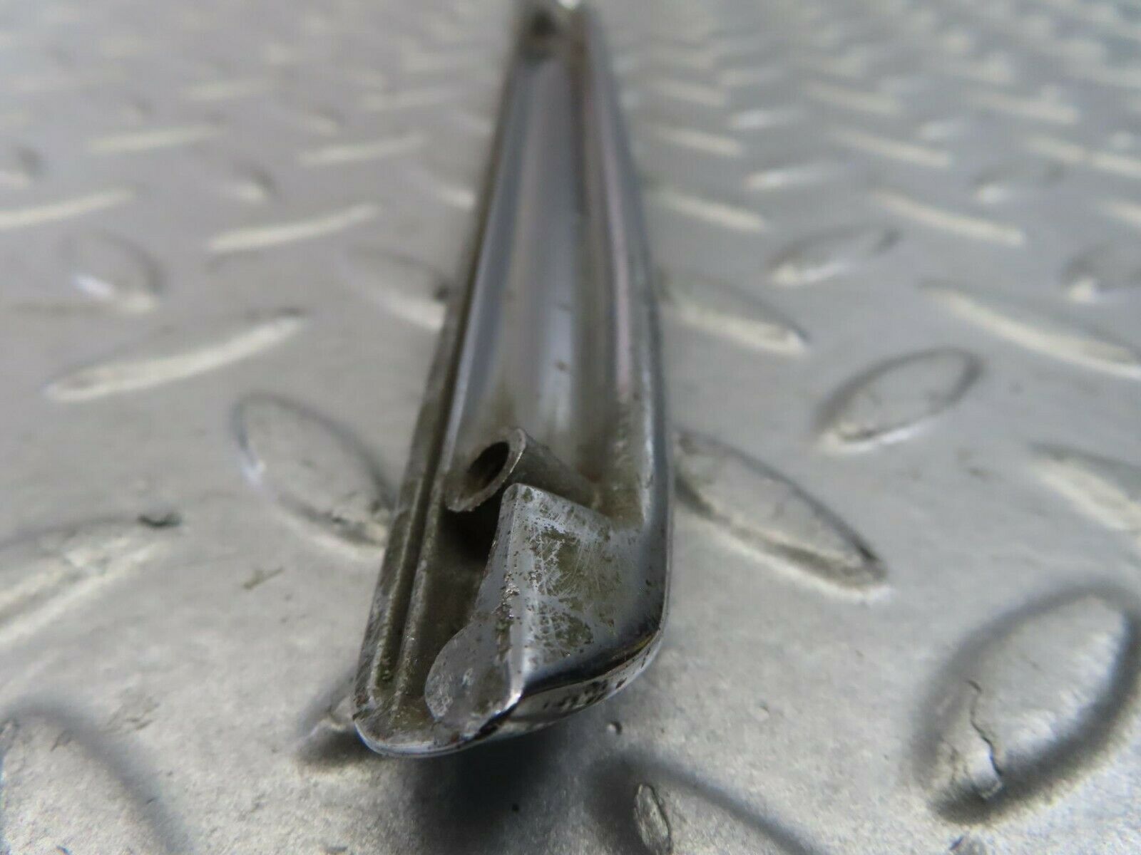 9178 Mercedes-Benz W116 Boot Boot Trunk Handle Bar Chrome 1167580102