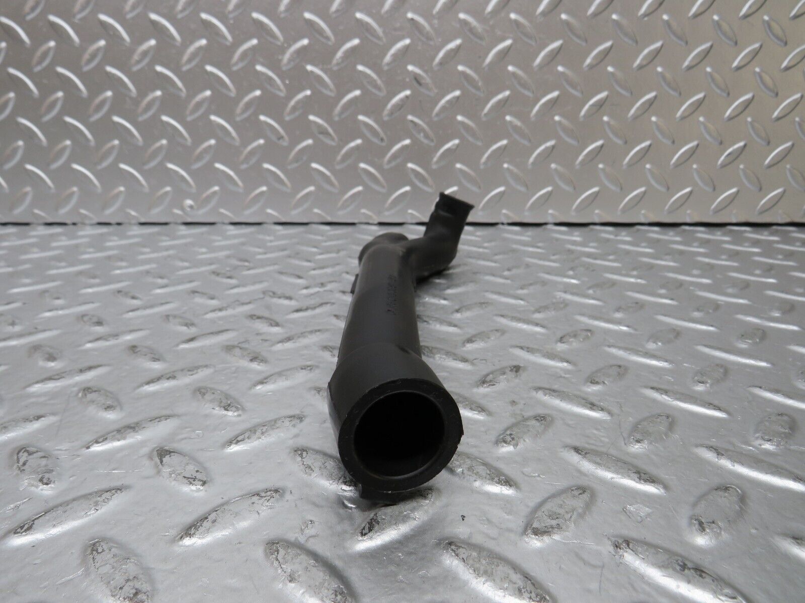 26317 Mercedes-Benz W116 450SE Air Intake Breather Hose 1160940682