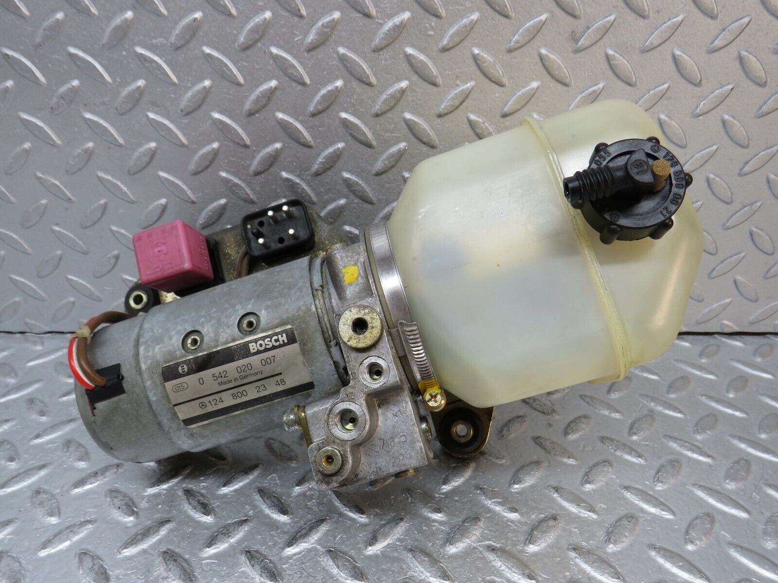 37967 Mercedes-Benz A124 320E Cabriolet Roof Top Hydraulic Pump Motor Bosch 1248002348 0542020007