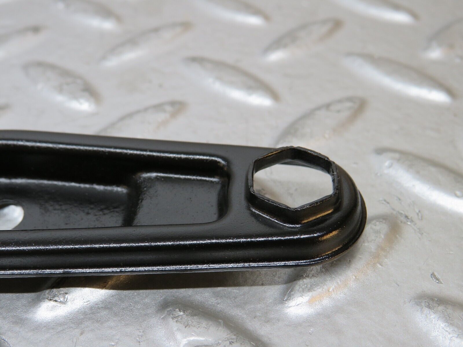 29917 Mercedes-Benz W123 230E Fuel Injector Bracket Pair