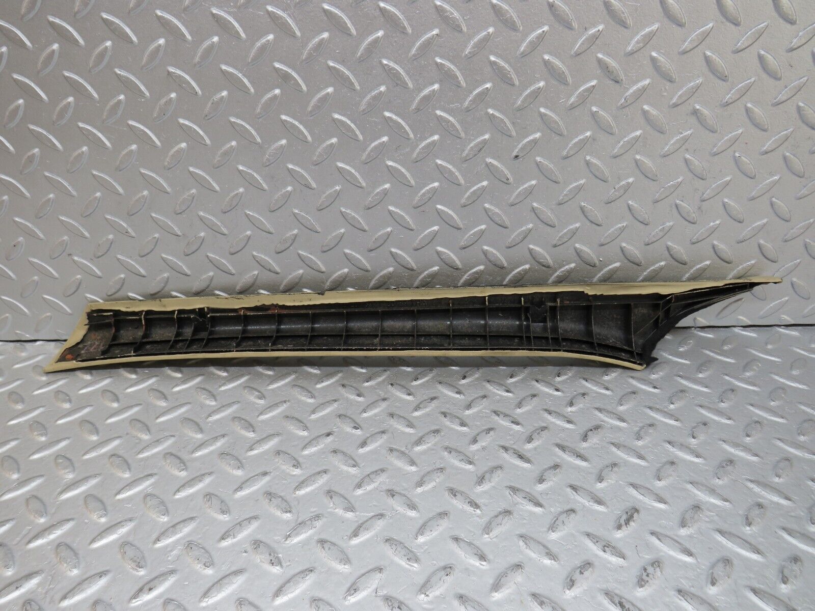 36487 Mercedes-Benz W201 190E 2.0L A Pillar Cover Trim Right Side Beige 2016922089